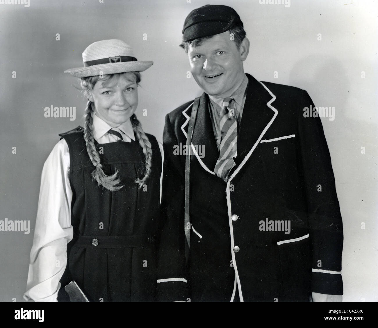 BENNY HILL UK Komiker mit Vivienne Martin auf "The Benny Hill Show" Mai 1960 Stockfoto