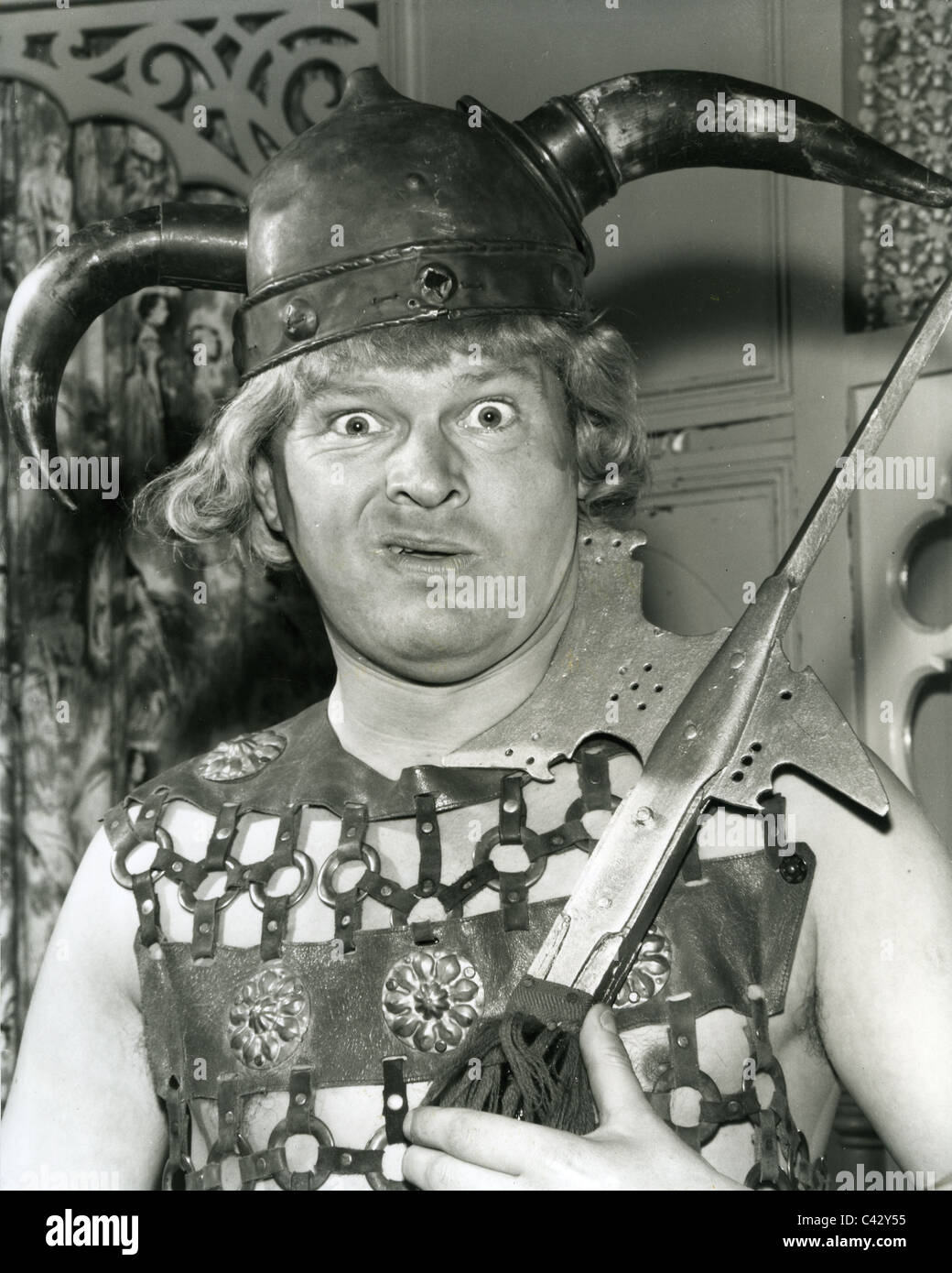 BENNY HILL (1924-1992) UK Komiker Proben für seine TV-Show im November 1958 Stockfoto