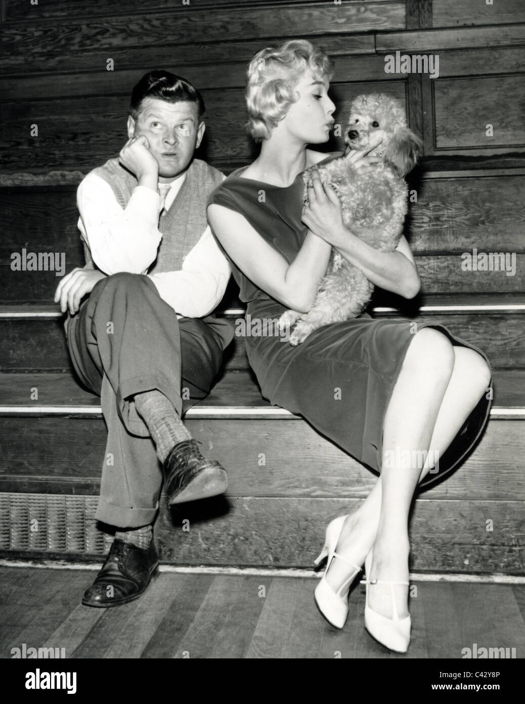 BENNY HILL UK Komiker in den Proben für TV show mit Jane Novello im November 1958 Stockfoto