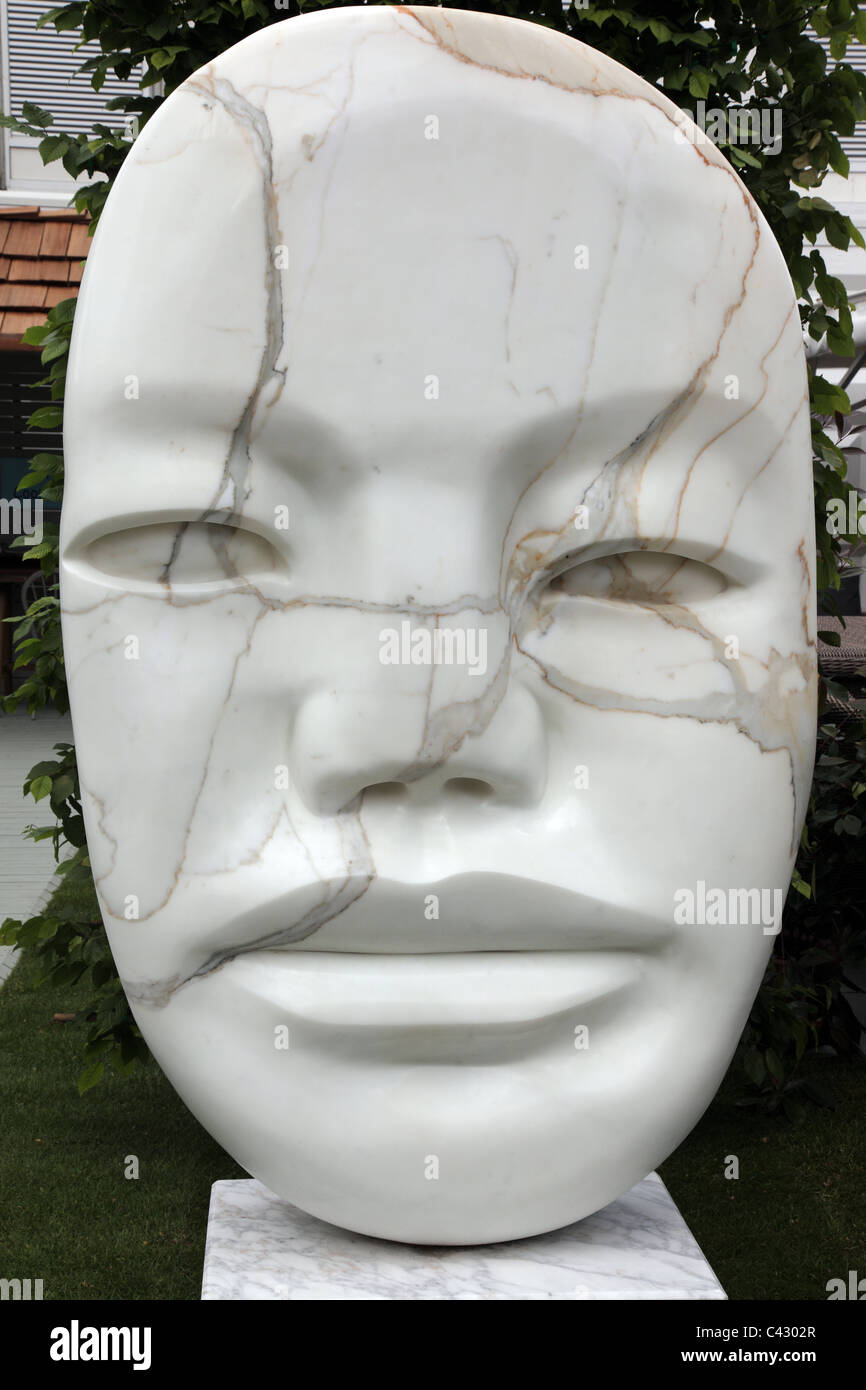 Marmor-Gesicht Skulptur, Chelsea Flower Dusche 2011 Stockfoto