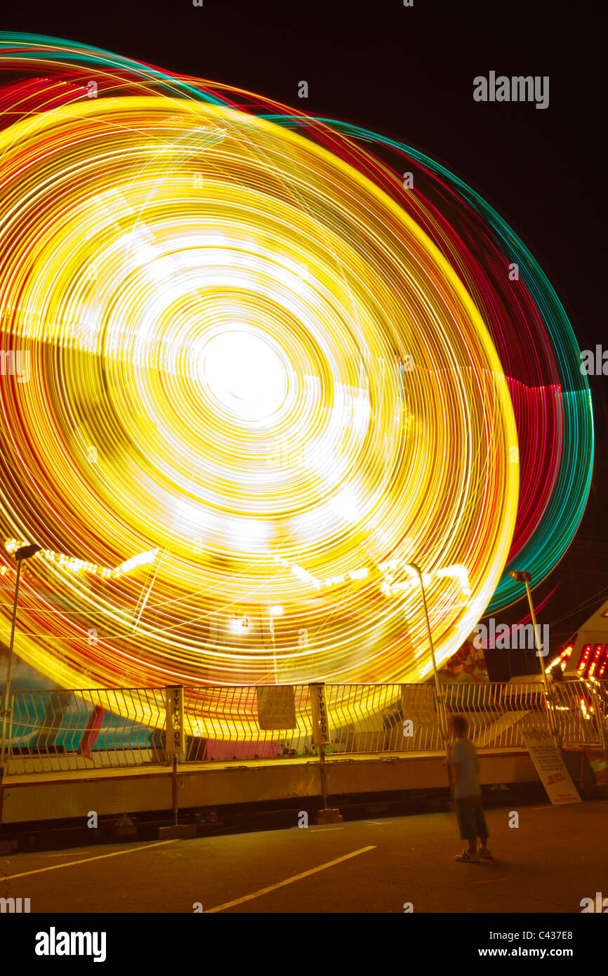 Fairground light trails Fotos und Bildmaterial in hoher Auflösung Alamy