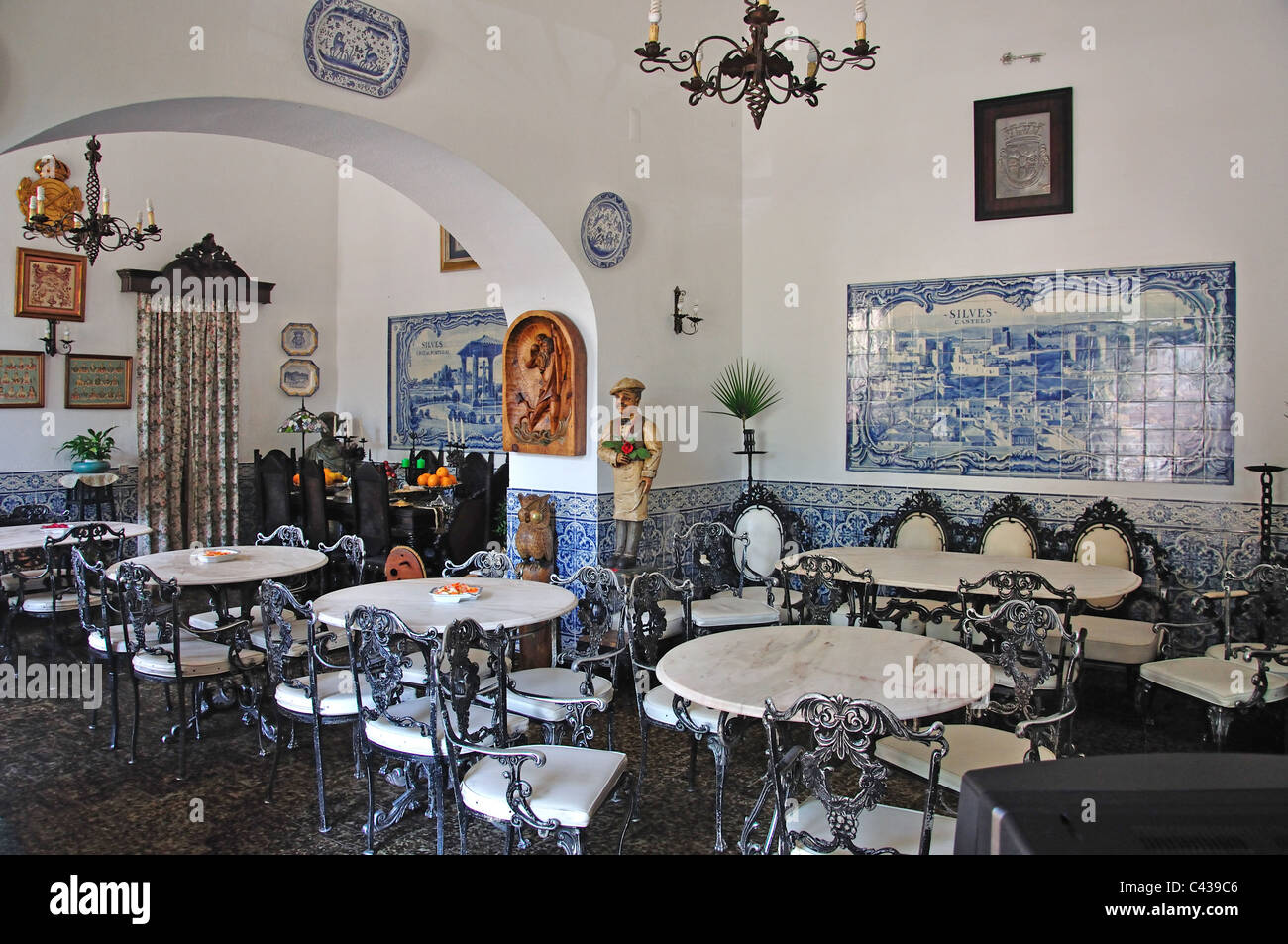 Traditionelles Cafe Interieur Largo Castelo Silves Silves