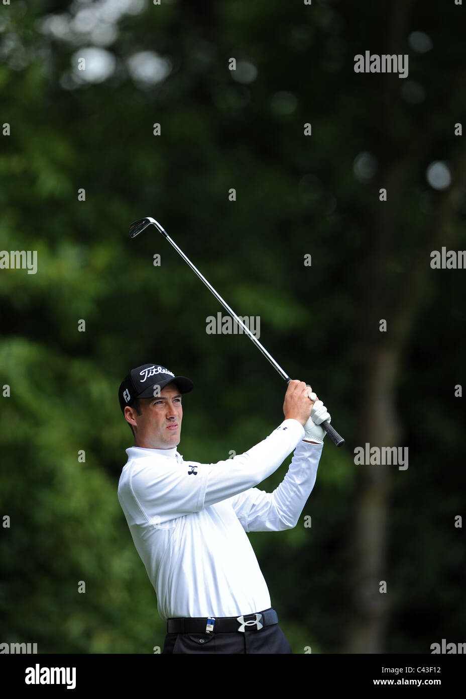 Professional Golfer Ross Fisher spielt einen Schuss. Stockfoto