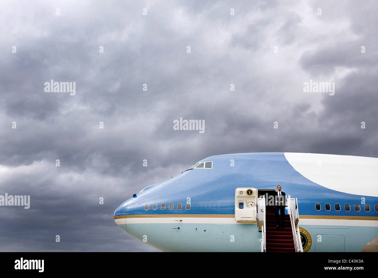 Präsident Barack Obama verlässt Air Force One auf der Andrews Air Force Base nach einer Reise nach New Mexico Stockfoto