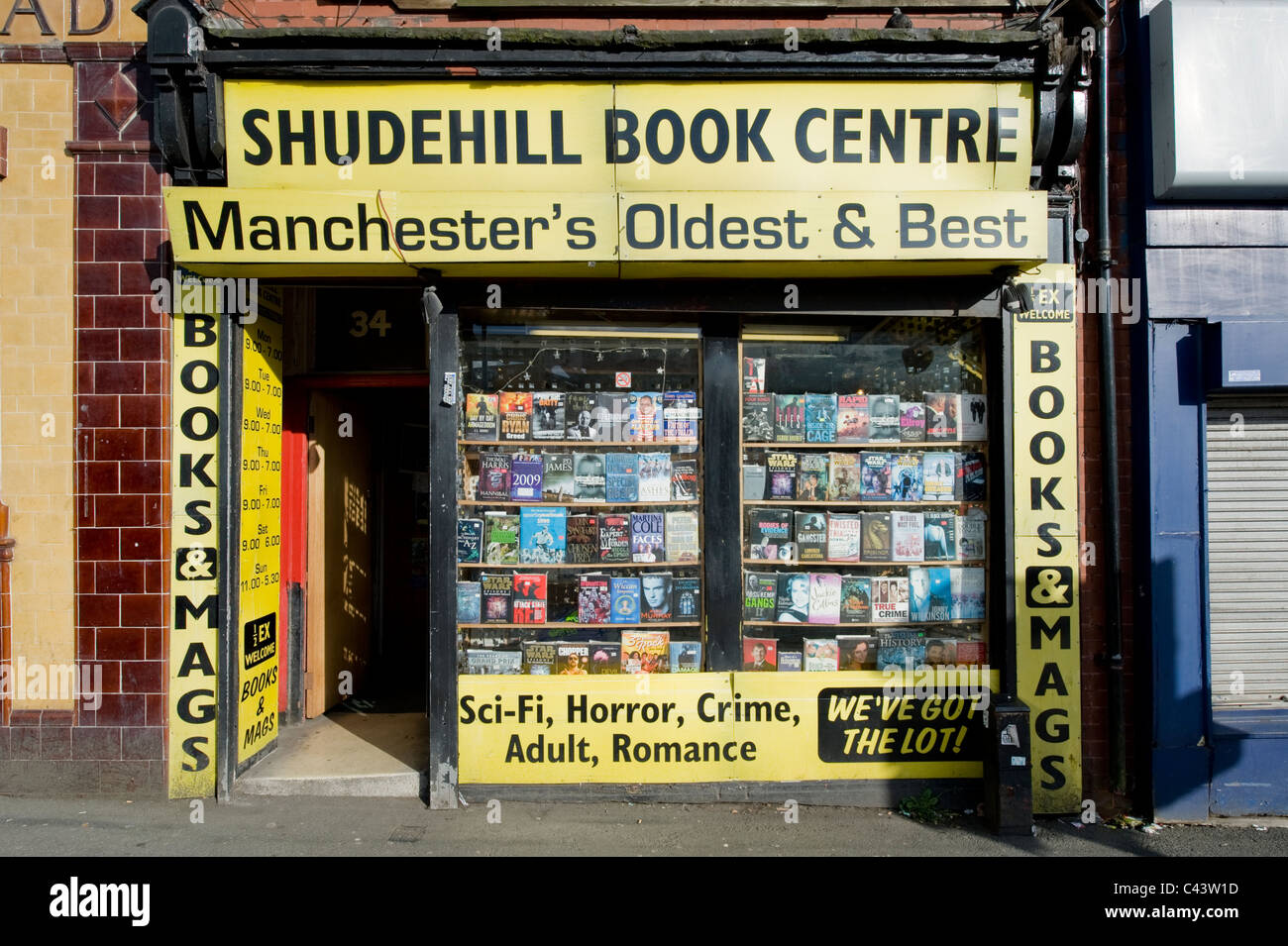 Die Schaufenster des Shudehill Buch Centre on Shudehill, Manchester. Stockfoto