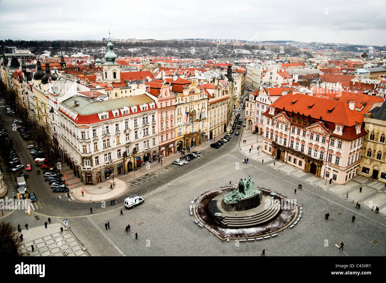 Prager Platz Hauptstadt Landschaft mit Denkmal aus der Vogelperspektive. Stockfoto