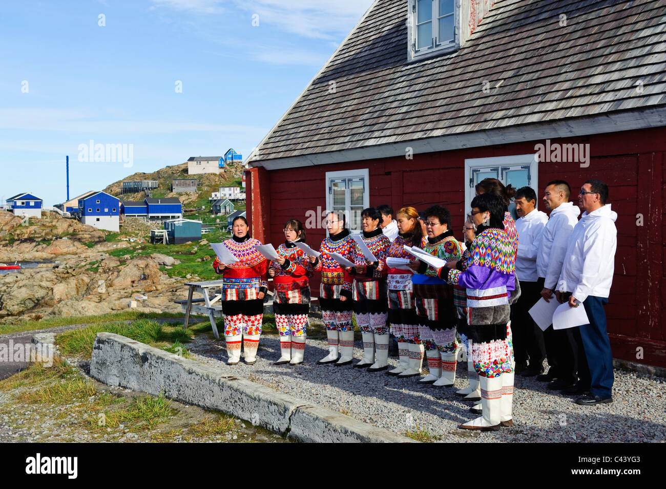 Grönland, Europa, Westküste, Upernavik, traditionell, Kleidung, Chor, Gruppe, Sing, Personen, einheimischen Inuit, Männer, Männer, Wom Stockfoto