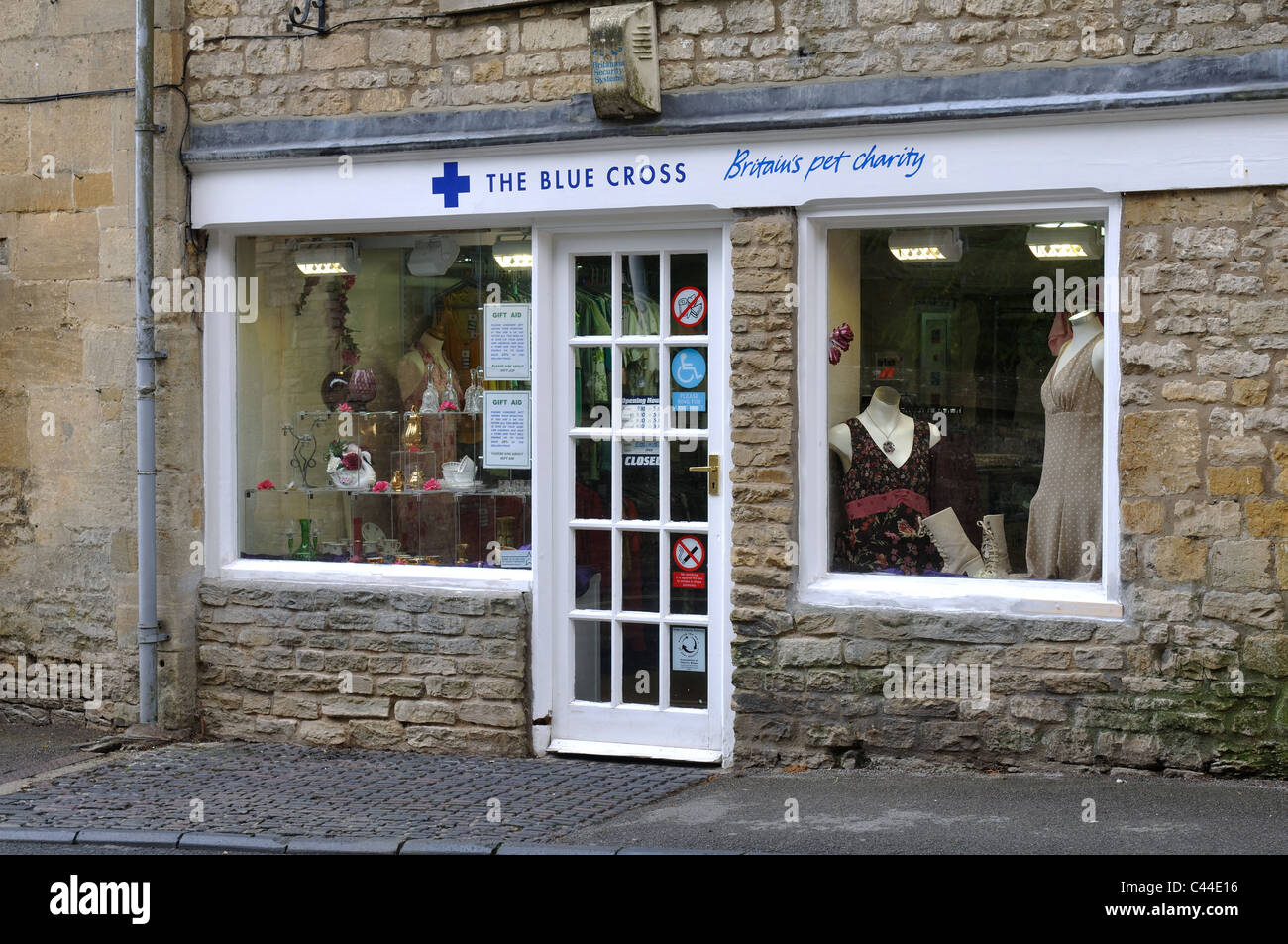 Das blaue Kreuz Charity-shop Stockfoto