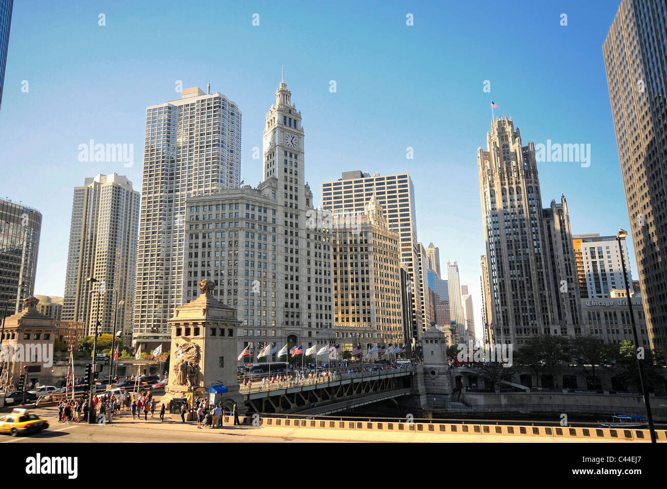 Michigan Avenue Bridge und Wrigley Building, Chicago, Illinois, USA Stockfoto