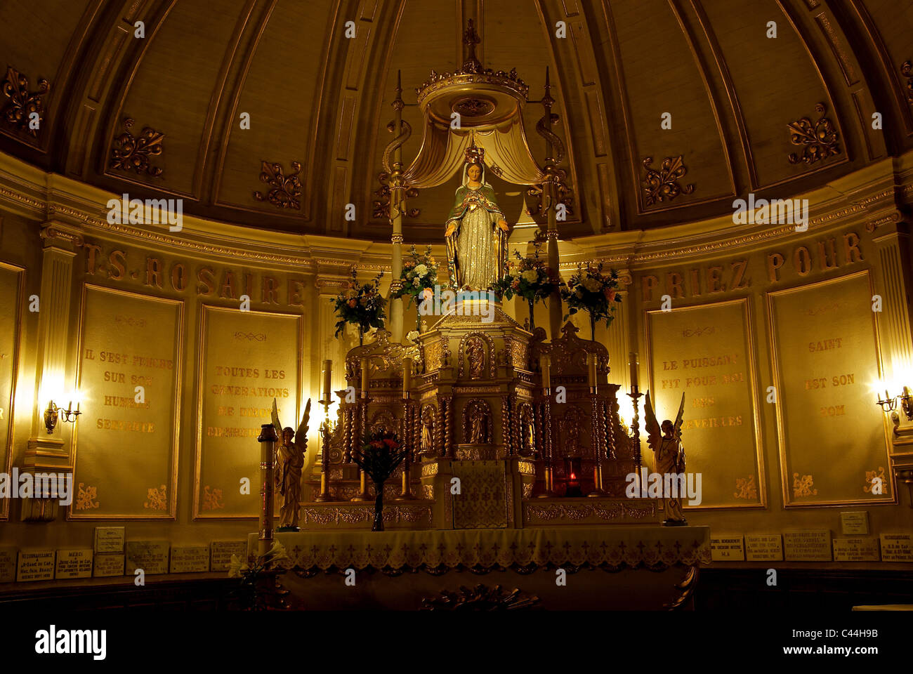 Opulente Denkmal unserer gesegneten Mutter im alten Schrein Kirche Cap-de-la-Madeleine Bezirk Trois-Rivières Stockfoto