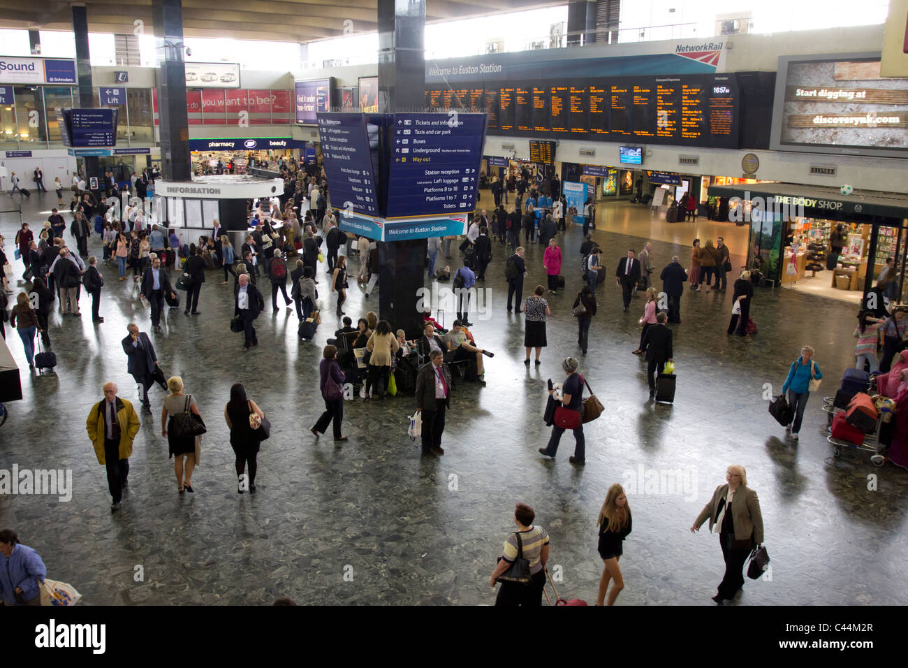 Halle - Hauptstrecke Bahnhof Euston - London Stockfoto