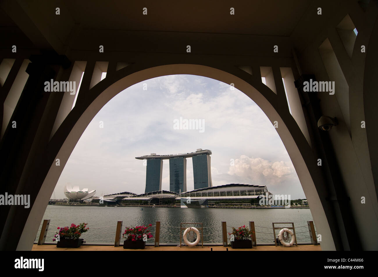 Die moderne Marina Bay Sands Hotel und Casino in Singapur. Stockfoto