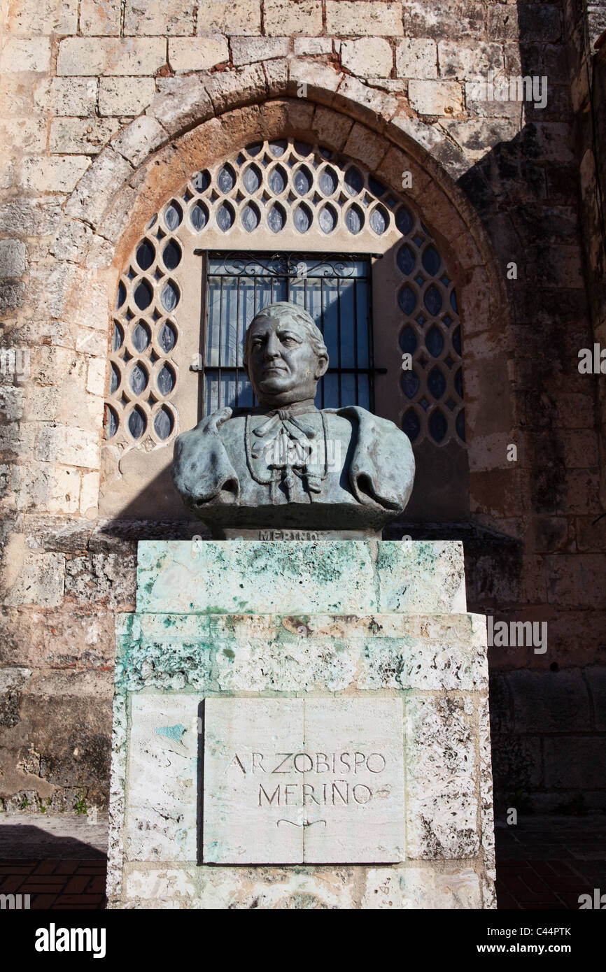 Statue im Courtyard Santo Domingo Dom, Santo Domingo, Dominikanische Republik Stockfoto