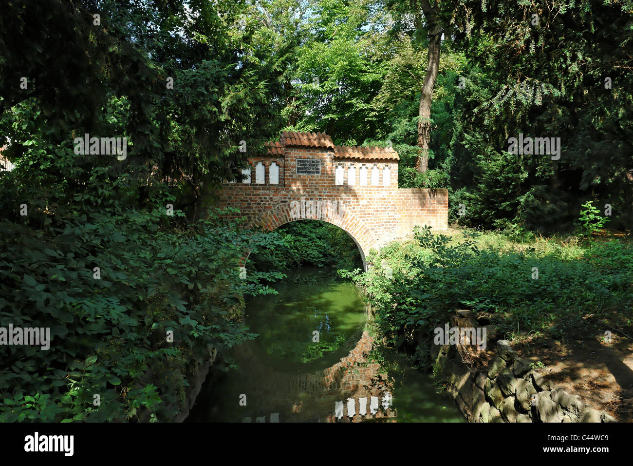 Deutschland, Mecklenburg-Vorpommern, Wismar, Kalk, Garten, Brücke, Grube, Fluss, Strom, Wasser, Brücken, Bäume, Kanäle, Park, Wasser, Stockfoto