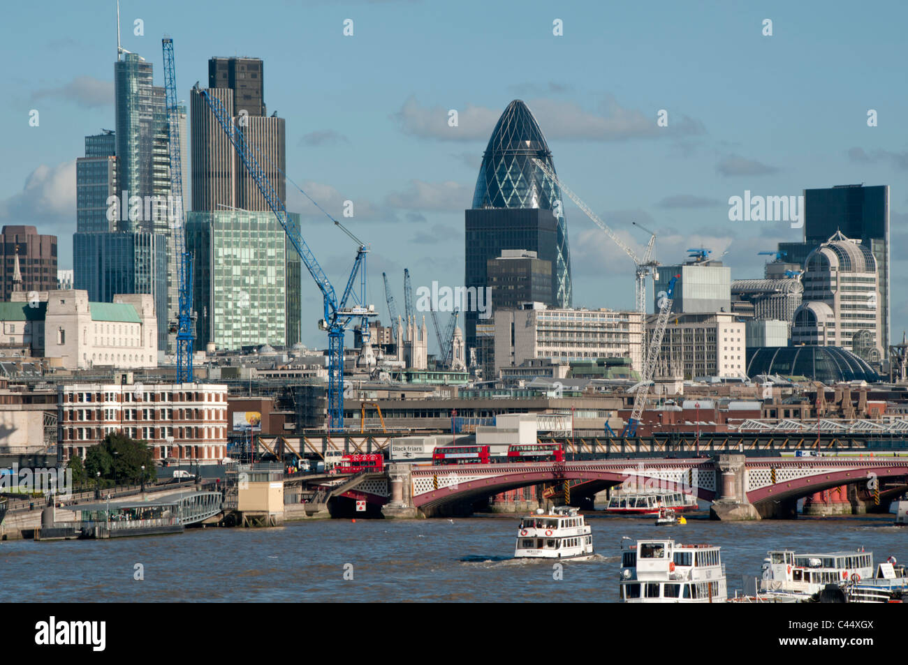 Großbritannien, GB, Gherkin, Heron tower, London, UK, Architektur, Business, Hauptstadt, Mitte, Zentrum, Stadt, Stadtansicht, England, Europa Stockfoto