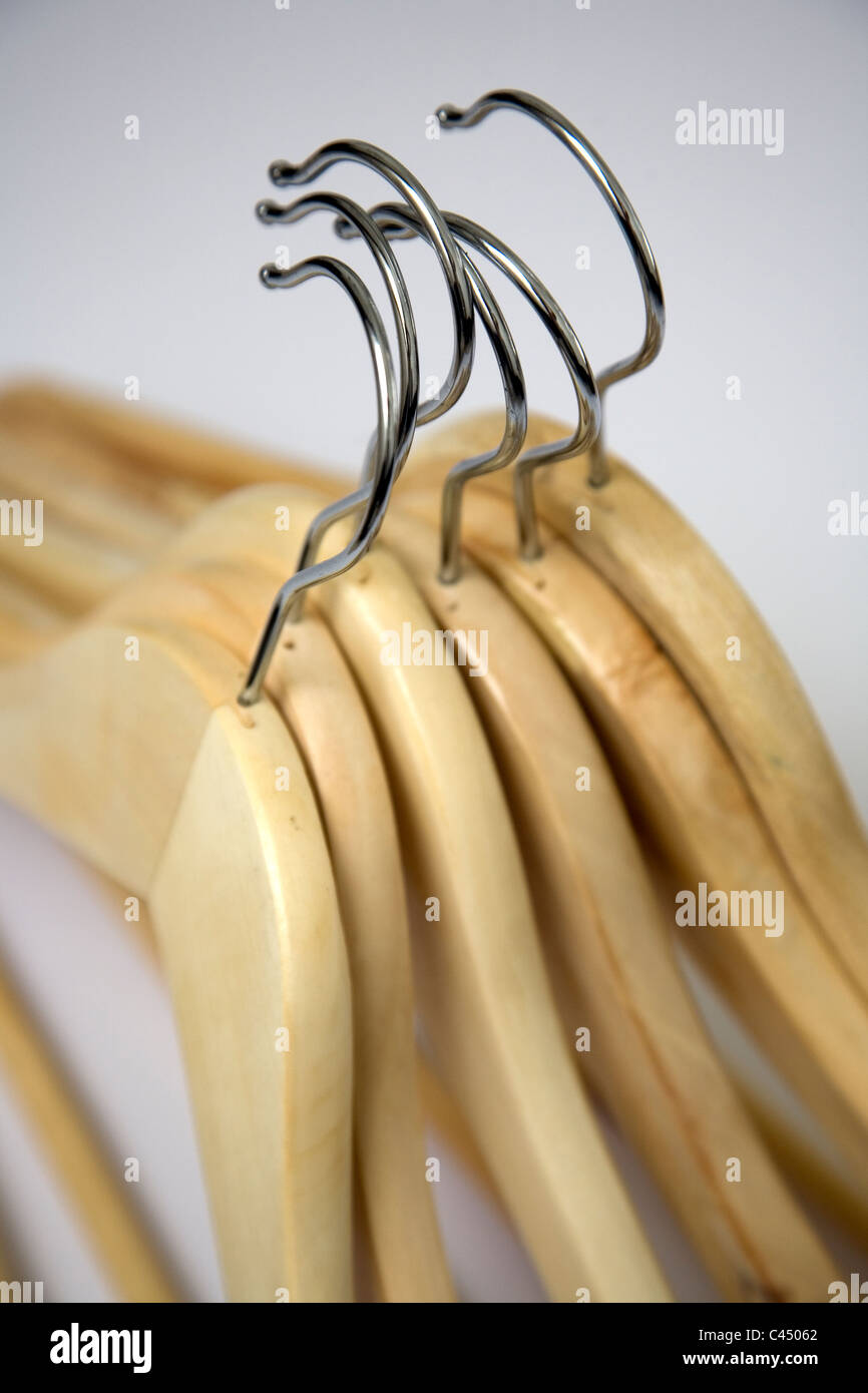 Hölzerne Kleiderbügel Stockfoto