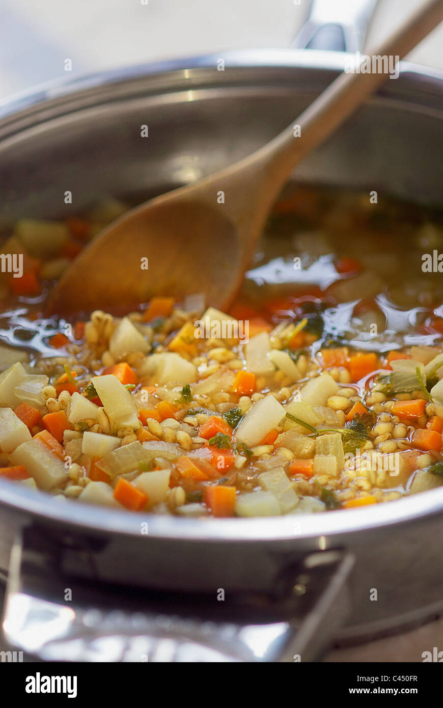 Gerste-Gemüse-Auflauf, close-up Stockfoto