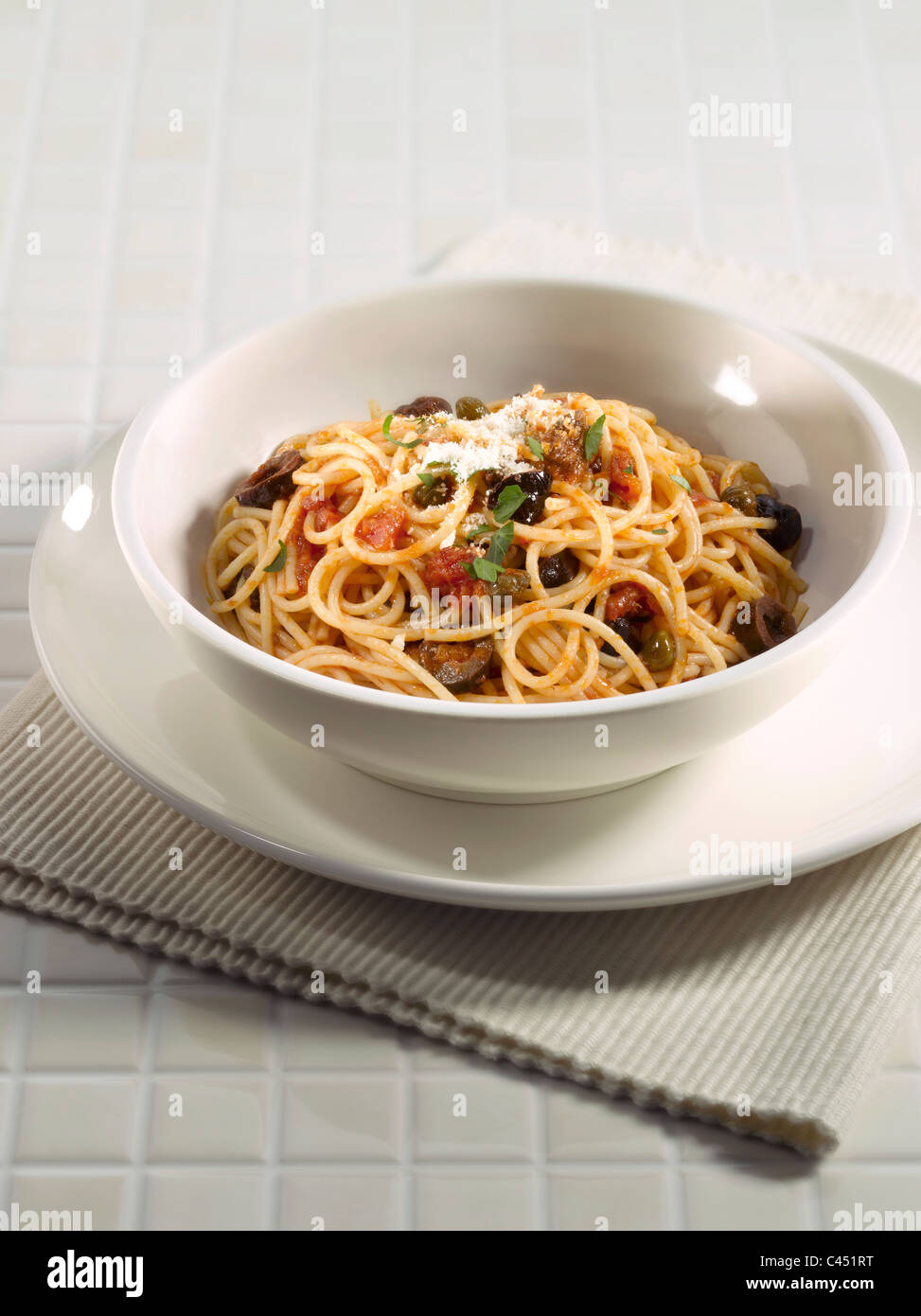 Spaghetti puttanesca Stockfoto