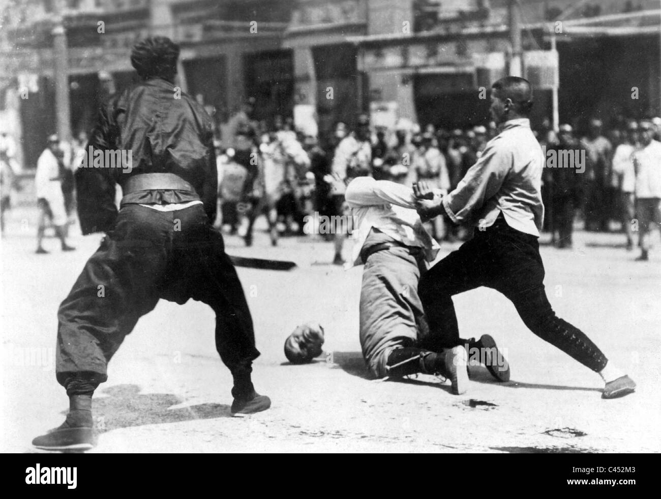 Öffentliche Hinrichtung eines Kommunisten in den Straßen von Nanking 1927 Stockfoto