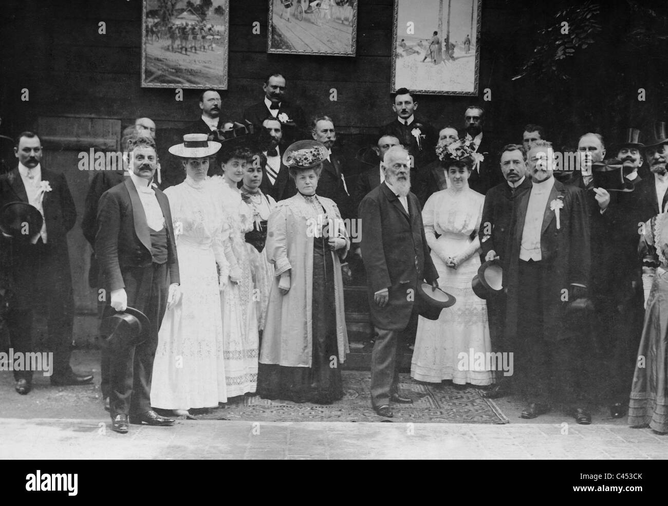 Luitpold von Bayern mit dem Festival Komitee des internationalen Sommerfestivals in München Stockfoto