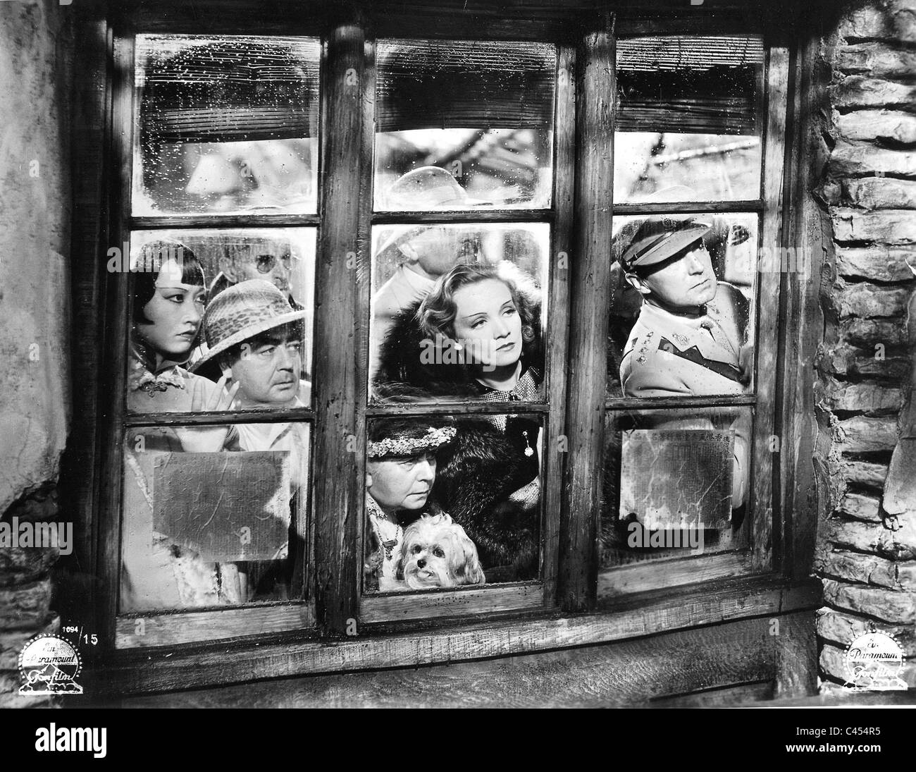 Marlene Dietrich in einer Filmszene aus "Shanghai Express" (USA 1932) Stockfoto