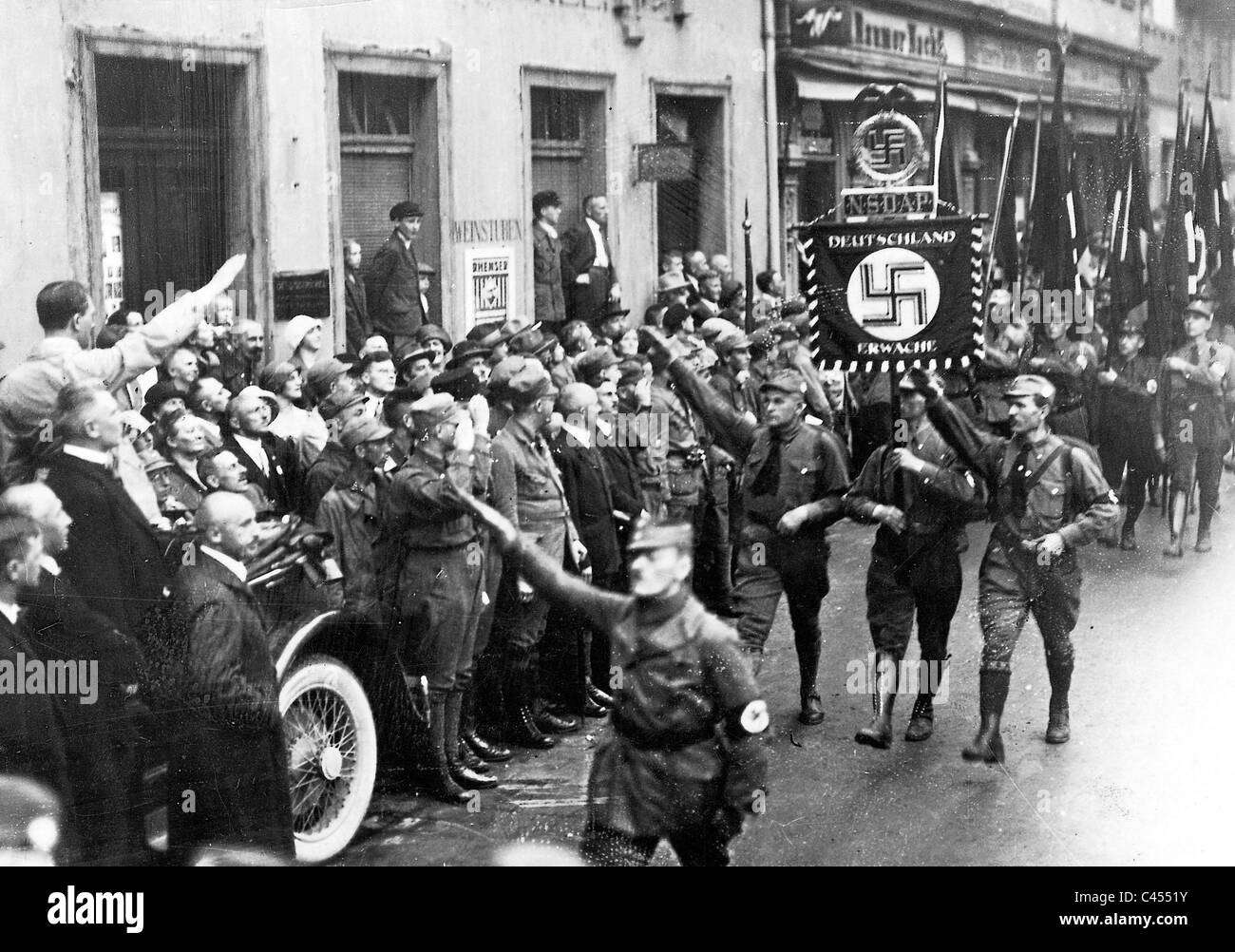 Adolf Hitler bei der Nürnberg-Rallye in Weimar, 1926 Stockfoto