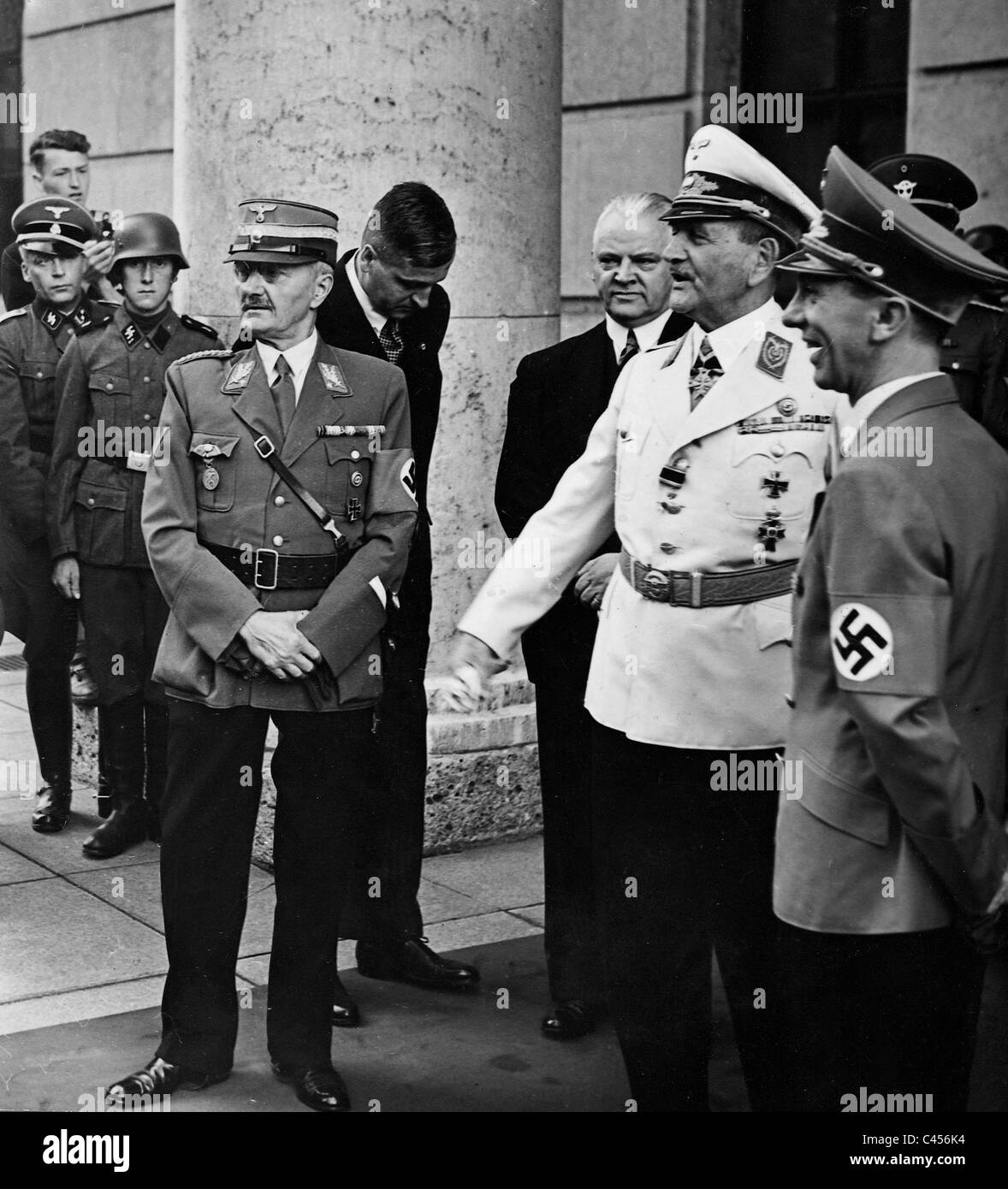 Franz Ritter von Epp mit Joseph Goebbels vor dem Haus der Kunst, 1940 Stockfoto