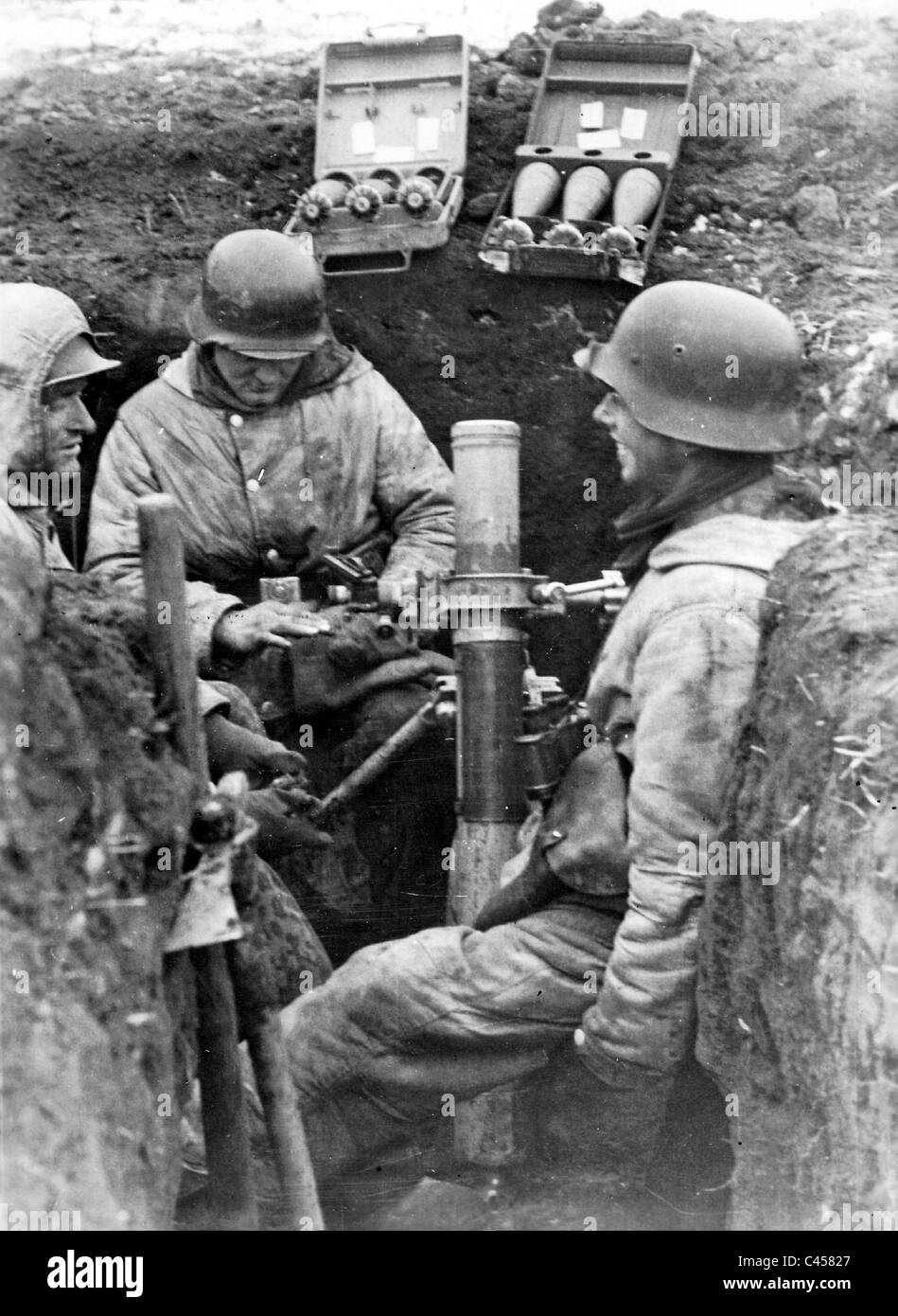 Mörtel der Waffen-SS an der Ostfront 1944 Stockfoto