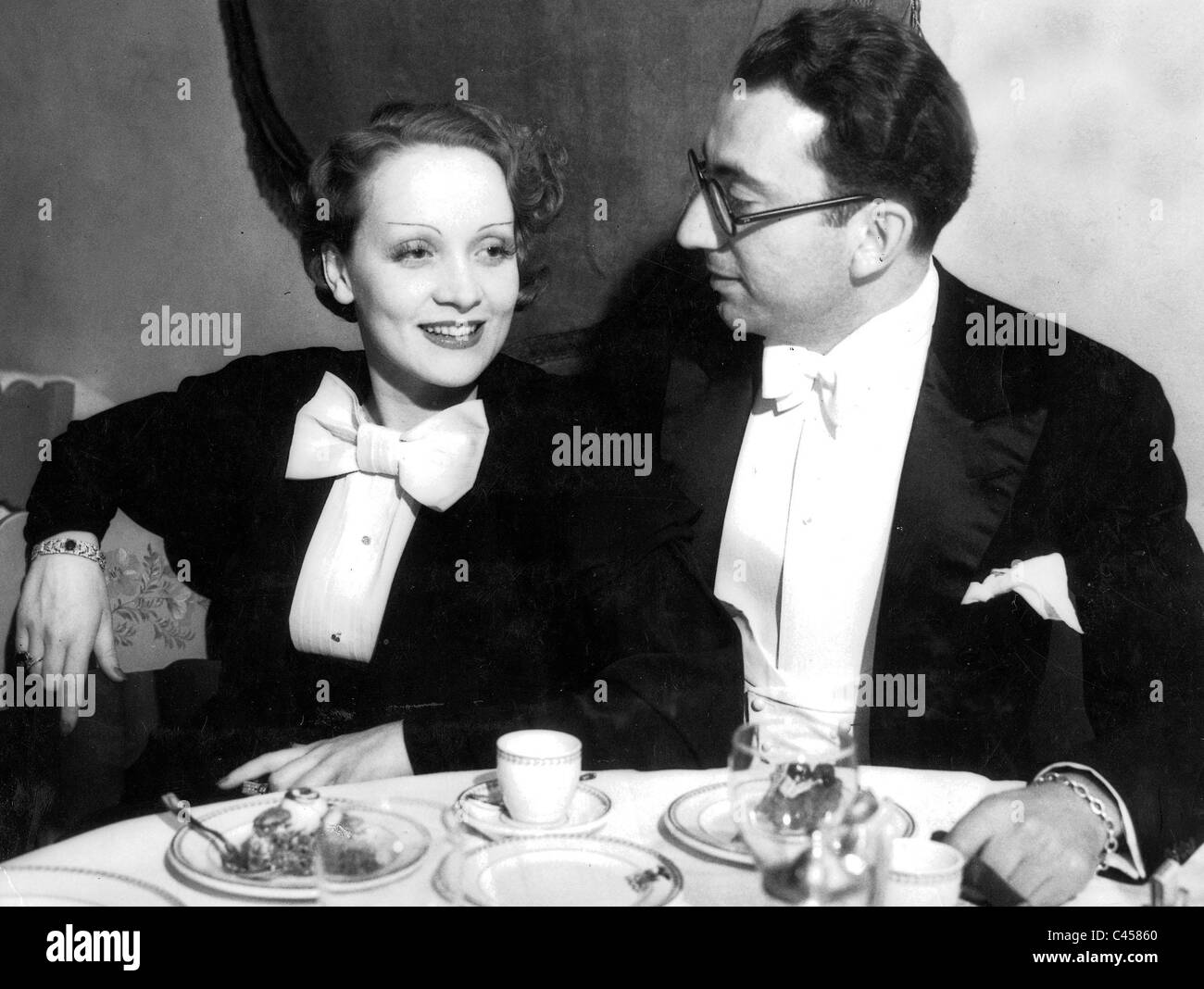 Marlene Dietrich und ihrem Regisseur Rouben Mamoulian in Hollywood (1933) Stockfoto