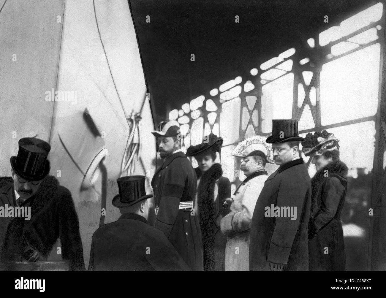 Prinz Heinrich von Preußen und Theodore Roosevelt bei der Taufe der kaiserlichen Yacht "Meteor", 1902 Stockfoto