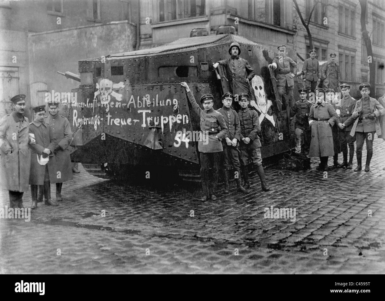 Truppen der Regierung während der Spartacus-Aufstand in Neukölln, 1919 Stockfoto