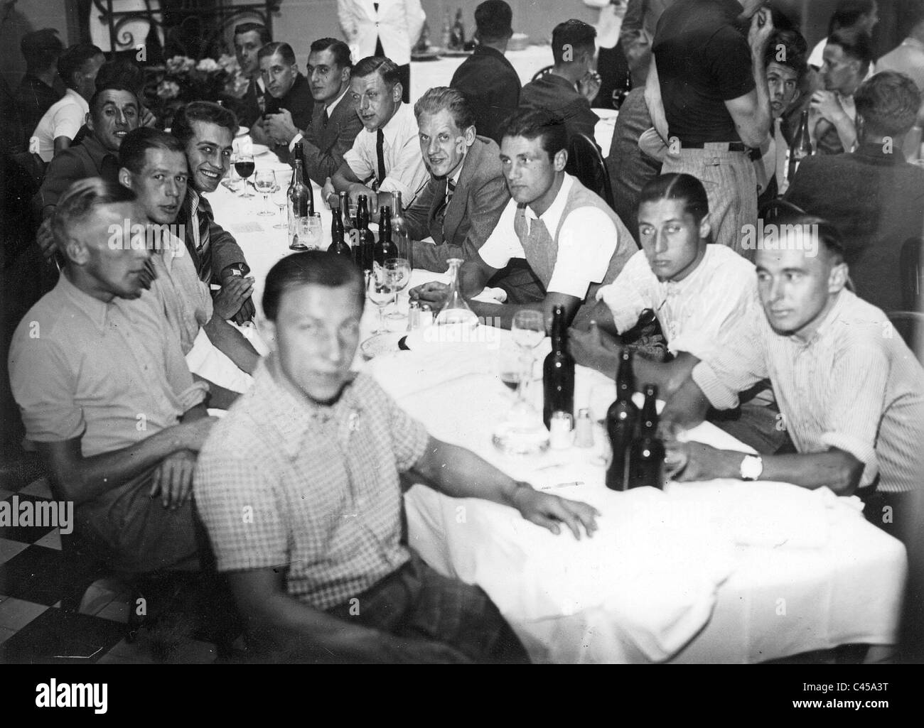 Deutsche mannschaft SchwarzweißStockfotos und bilder Alamy Deutsche mannschaft SchwarzweißStockfotos und bilder Alamy