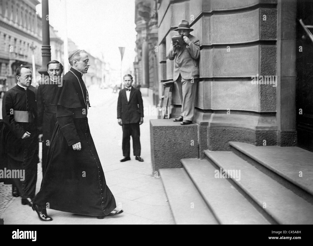 Nuntius Eugenio Pacelli auf dem Weg zum preußischen Konkordats 1929 melden Stockfoto