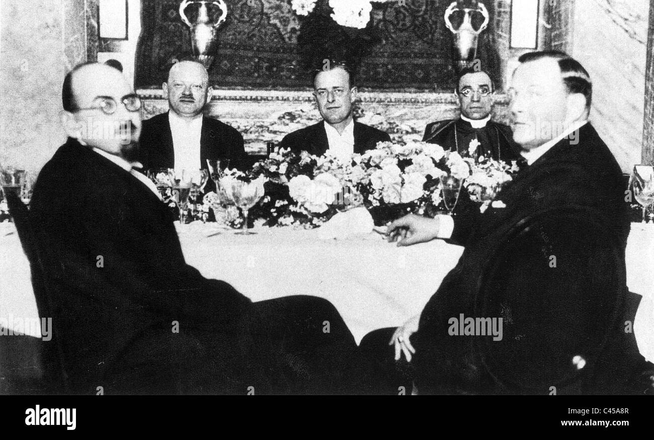 Formelle Bankett mit Gustav Stresemann, Nuntius Eugenio Pacelli, Krestinski und von Schubert, 1926 Stockfoto