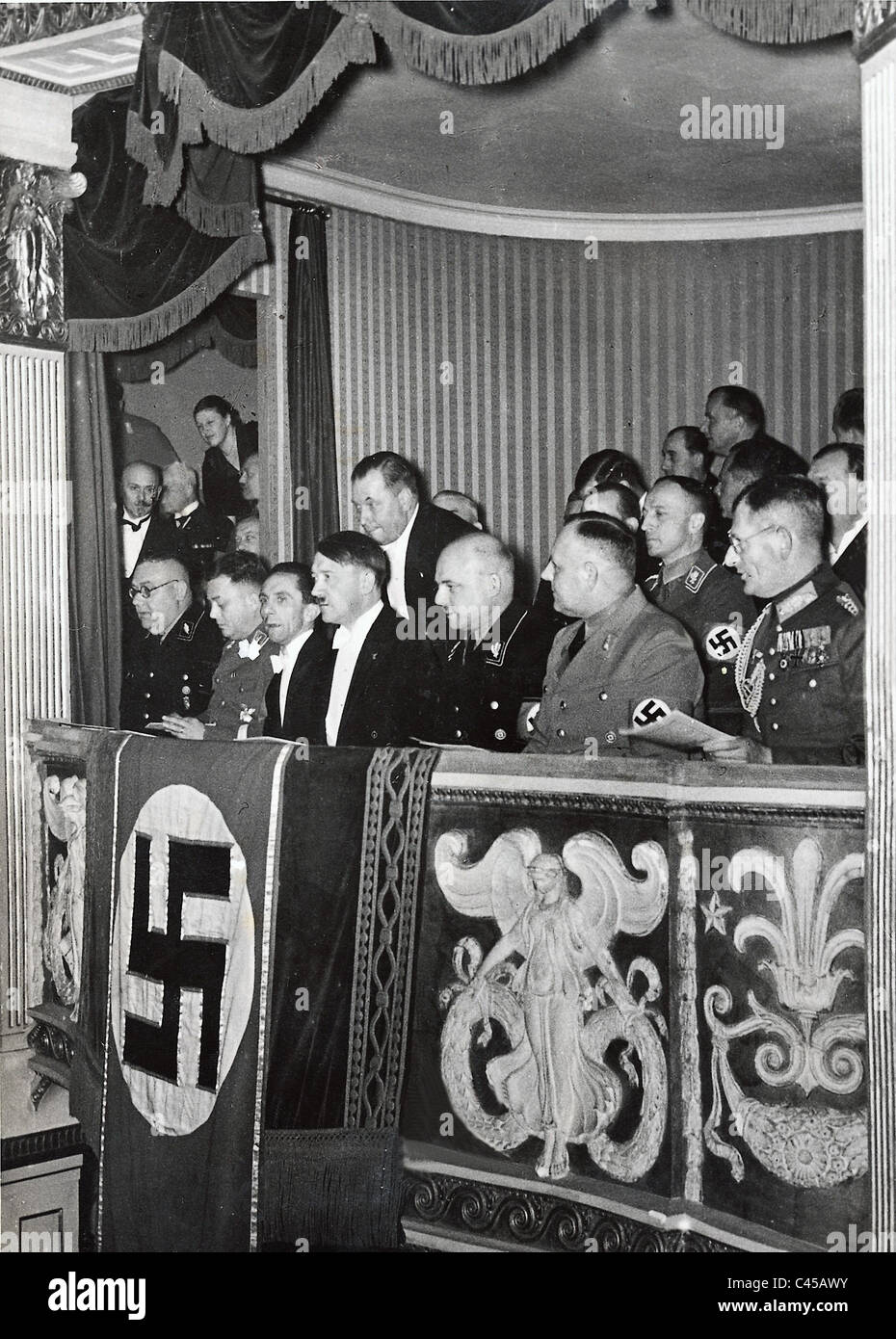 Hitler am Nationaltheater in Weimar, 1934 Stockfoto