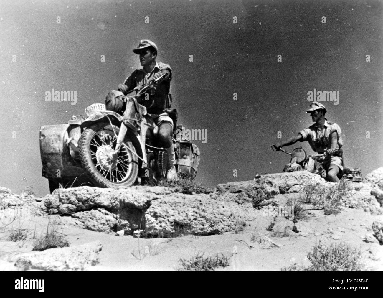 Nazi-deutschen Motorrad-Fahrer in Afrika, 1942 Stockfoto