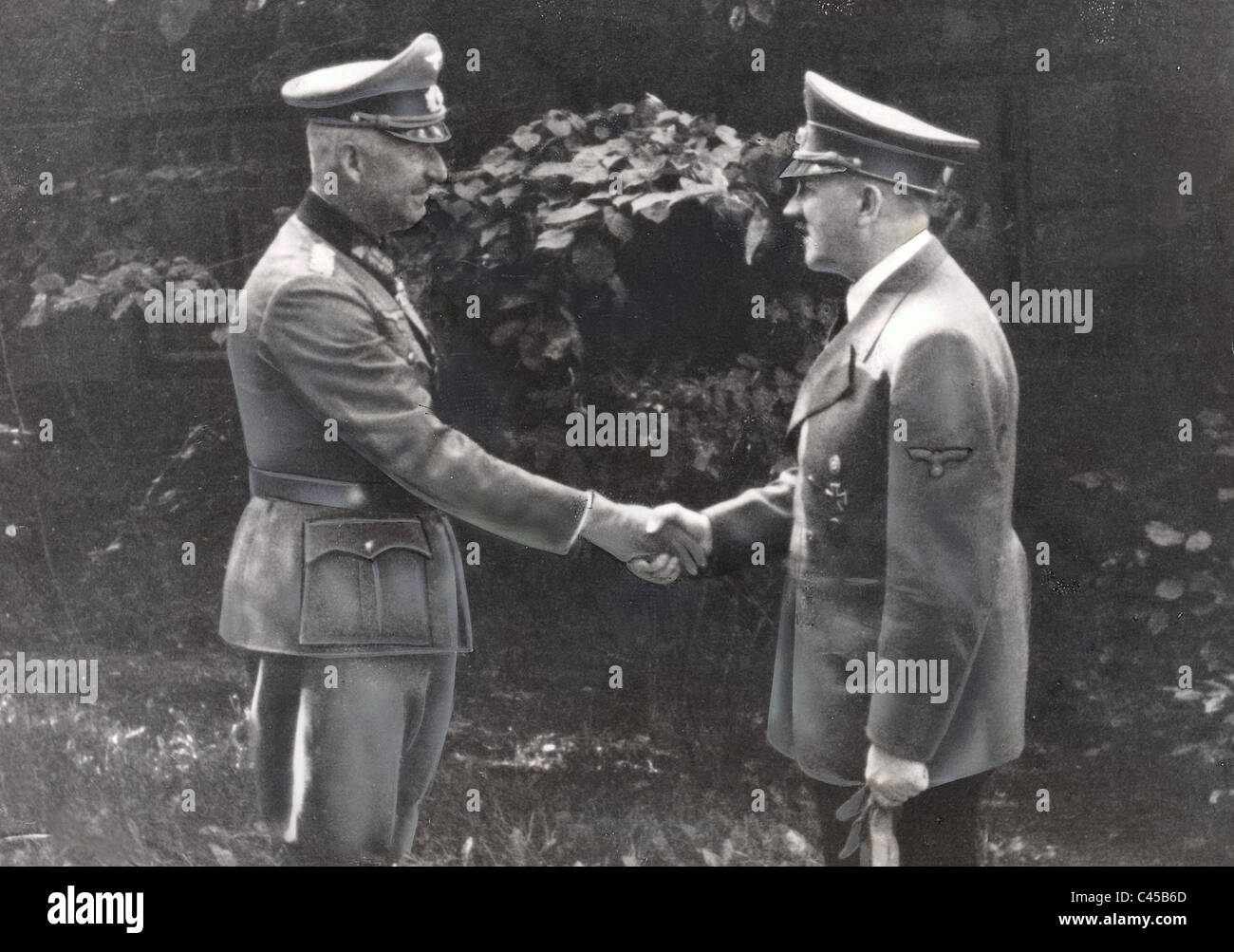 Adolf Hitler empfängt Erich von Manstein in der Wolfsschanze, 1942 Stockfoto