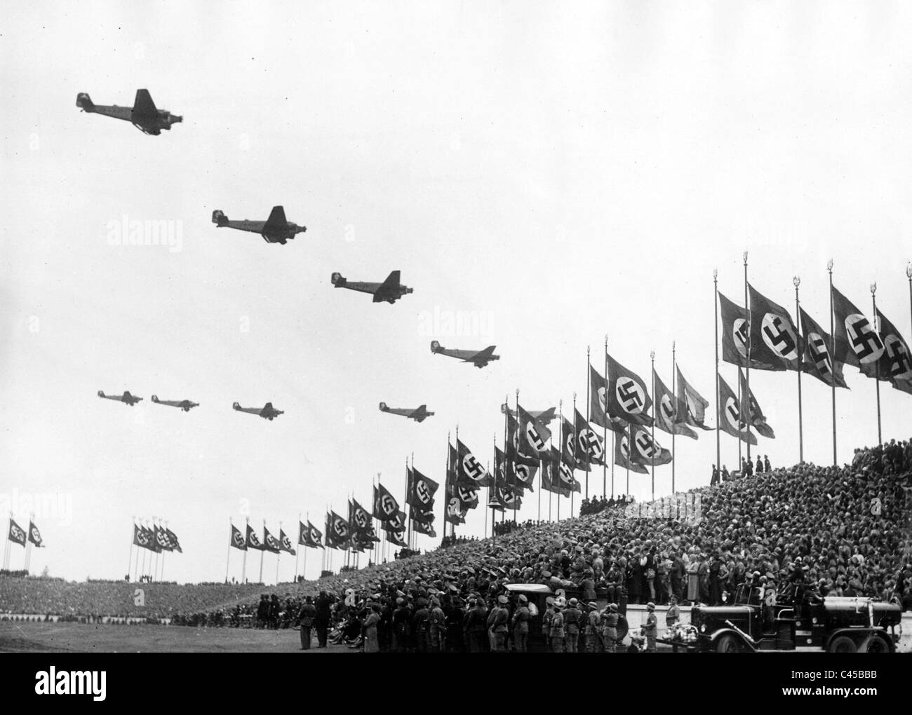 Luft-Parade auf "The Day of the Armed Forces", 1935 Stockfoto