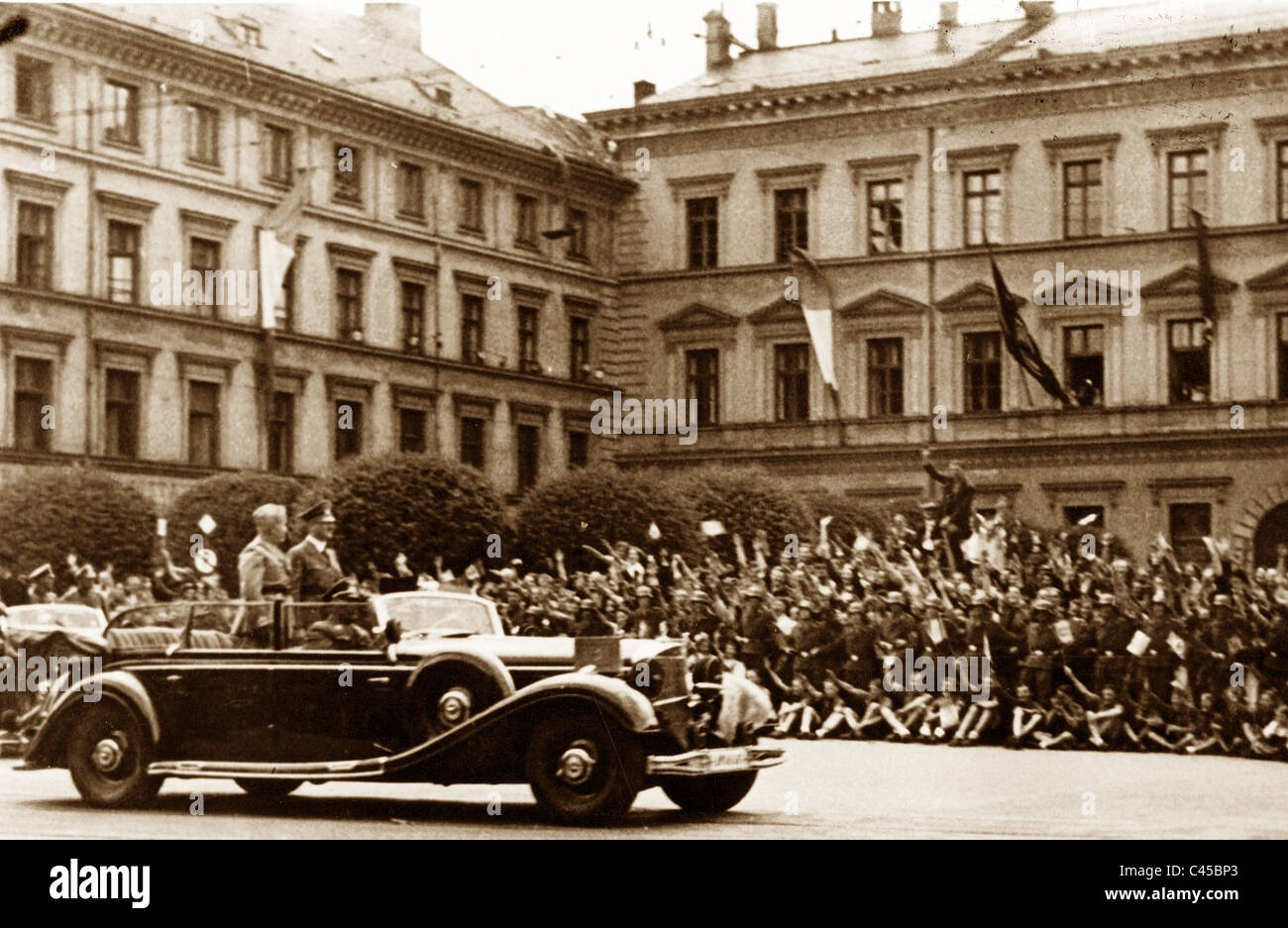 Hitler mit Mussolini im Auto Stockfoto
