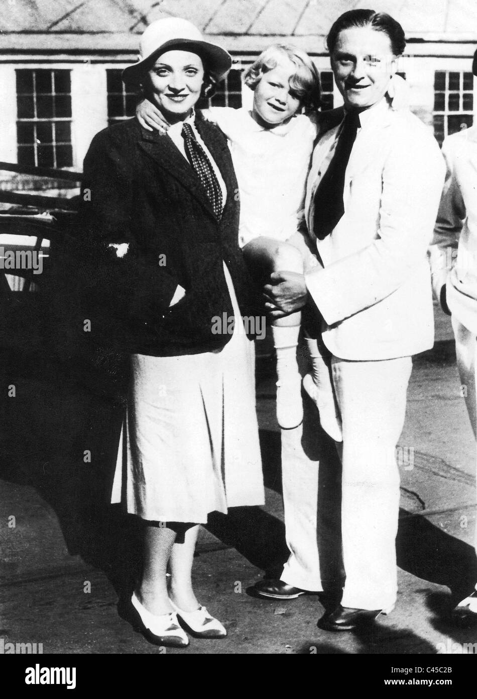 Marlene Dietrich mit Tochter Maria und ihr Mann Rudolf Sieber Stockfoto