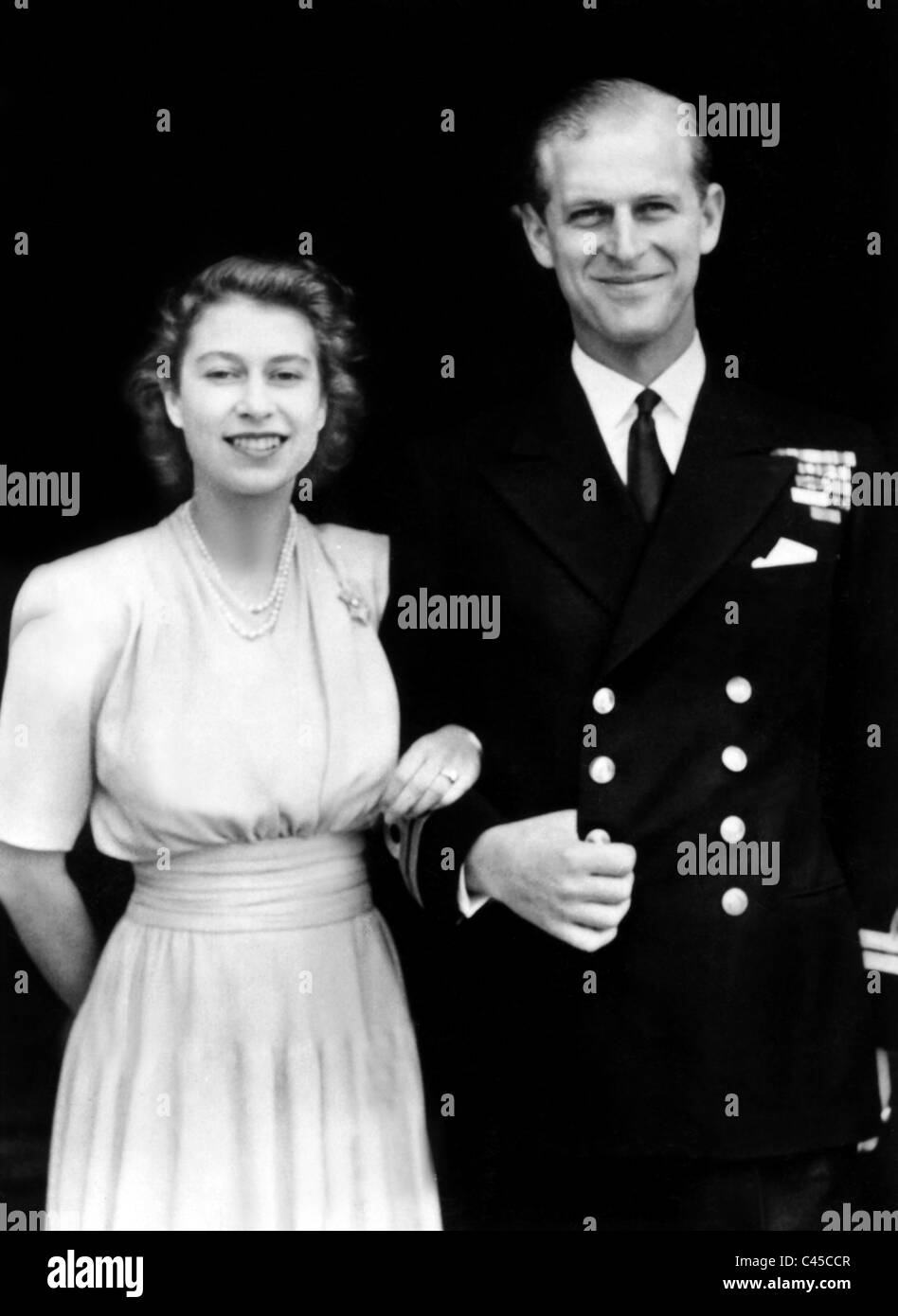 Königin ELIZABETH II. Prinz PHILIP Königsfamilie ungefähres Datum 1. Mai 1947 Stockfoto