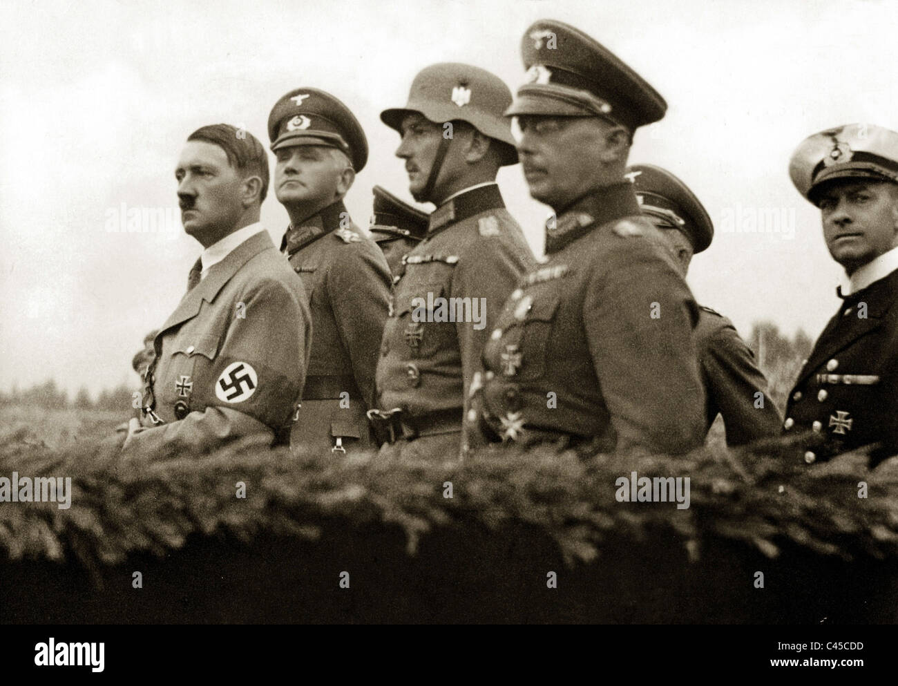 Hitler mit Blomberg, Fritsch, Raeder, Schoberth Stockfoto