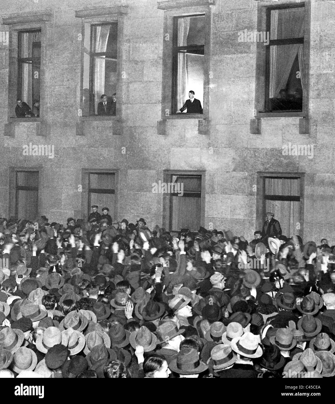 Reichskanzlei, Hitler am Fenster Stockfoto
