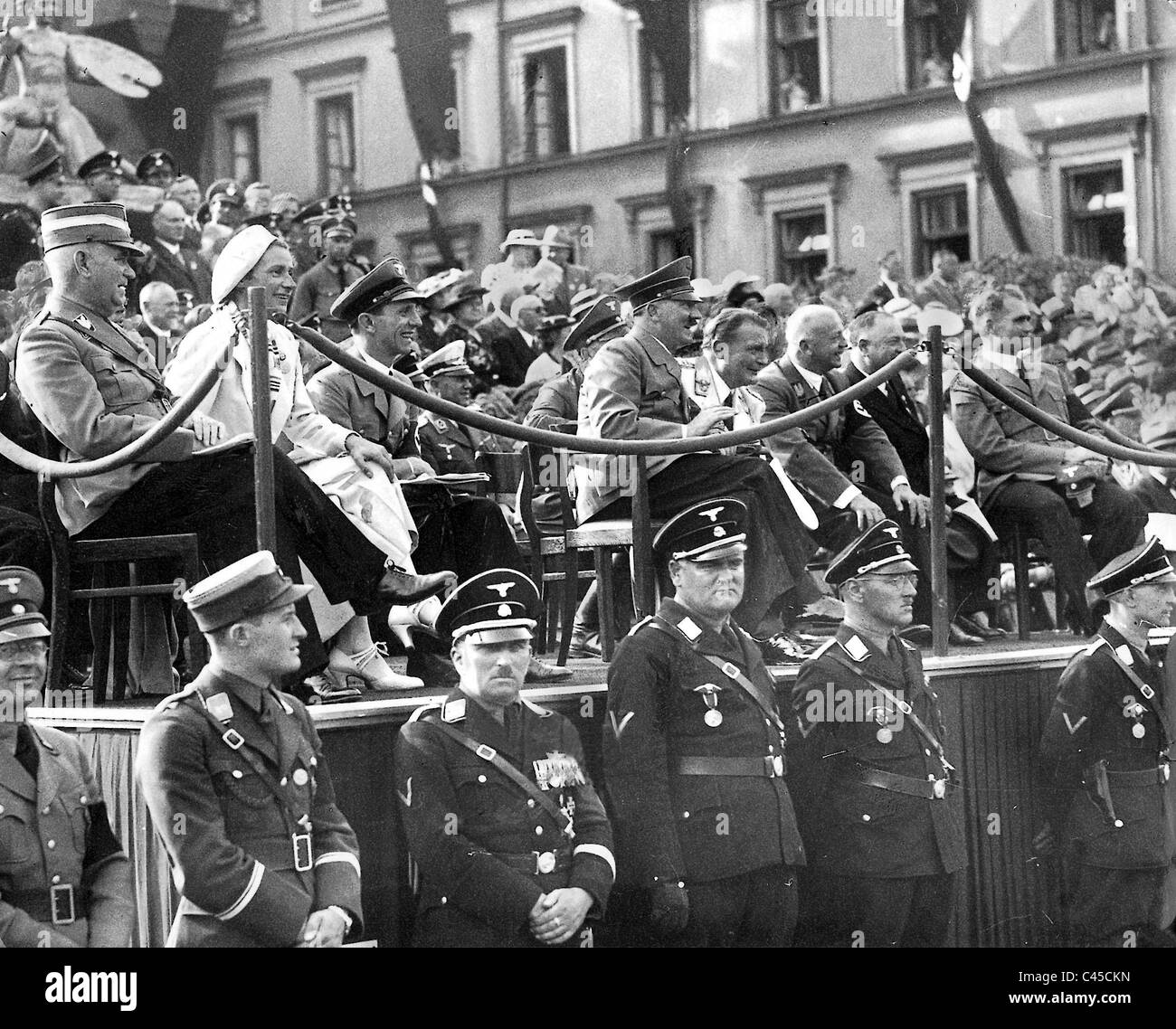 Hitler in München mit Honoratioren Stockfoto