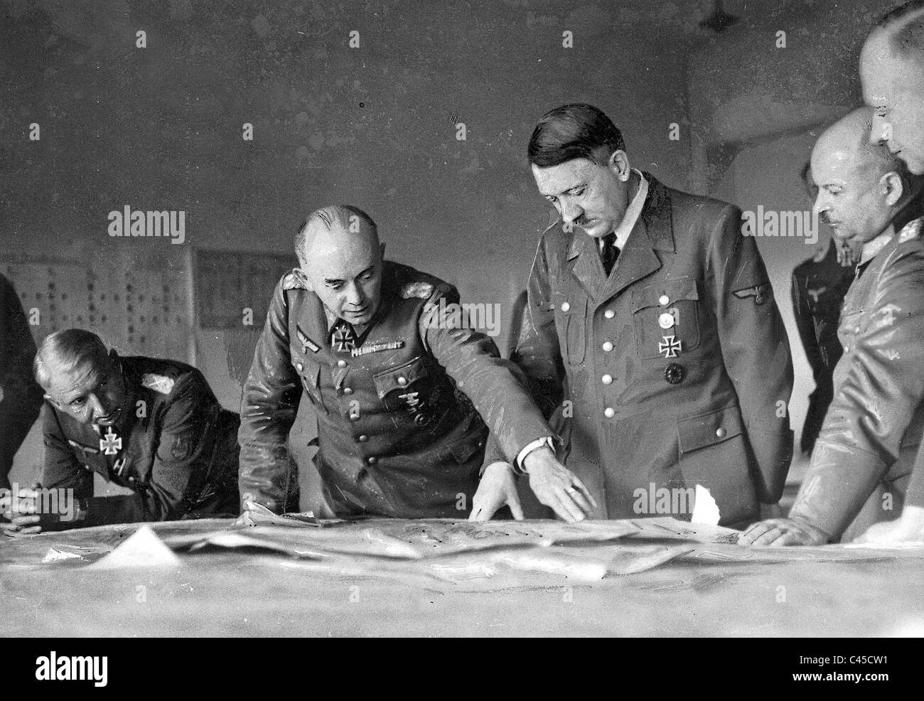 Adolf Hitler mit Manstein, Kleist, Zeitzler und Ruoff bei einem Briefing, 1943 Stockfoto