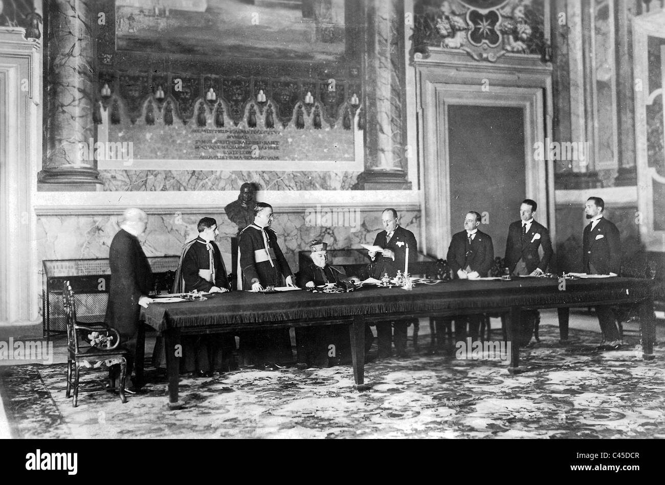 Mussolini und Gasparri anlässlich der Unterzeichnung der Lateranverträge Stockfoto