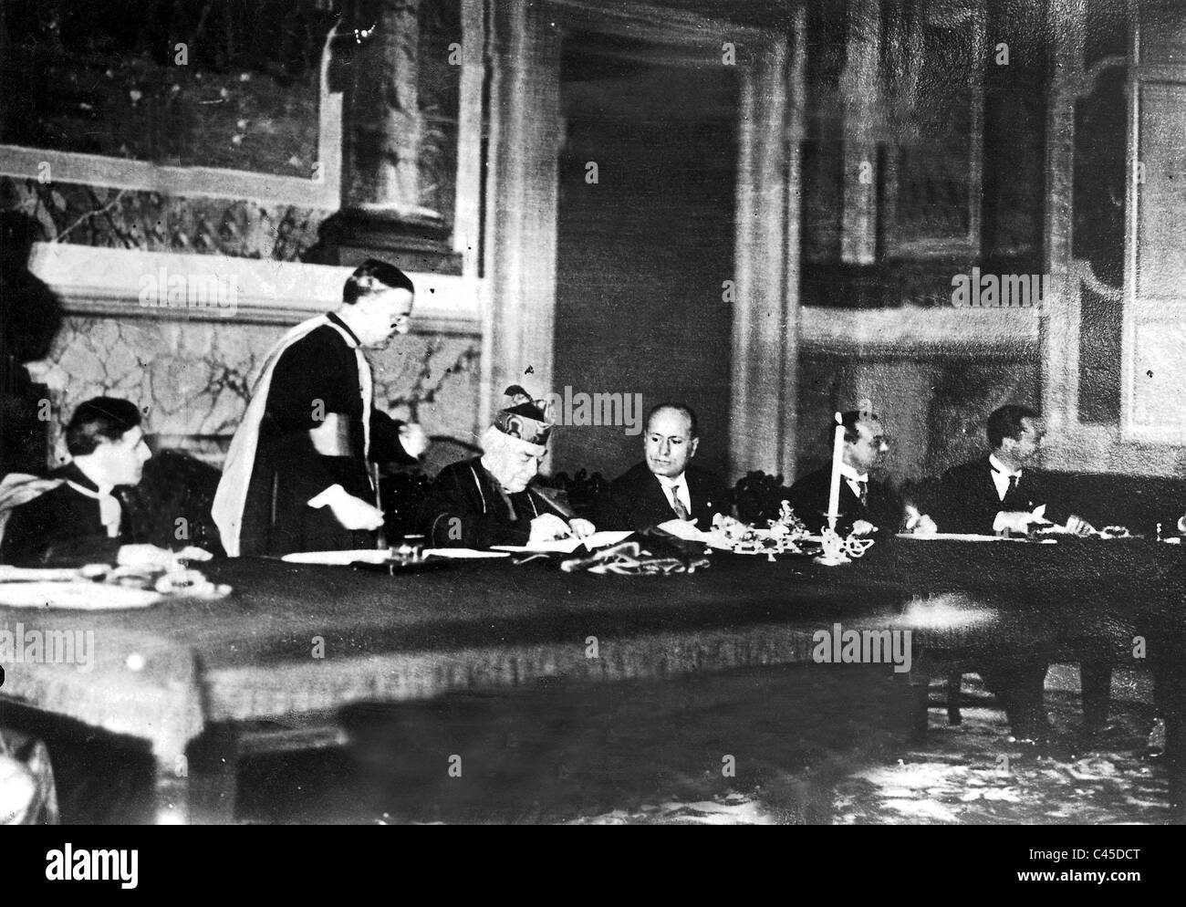 Mussolini und Gasparri anlässlich der Unterzeichnung der Lateranverträge Stockfoto