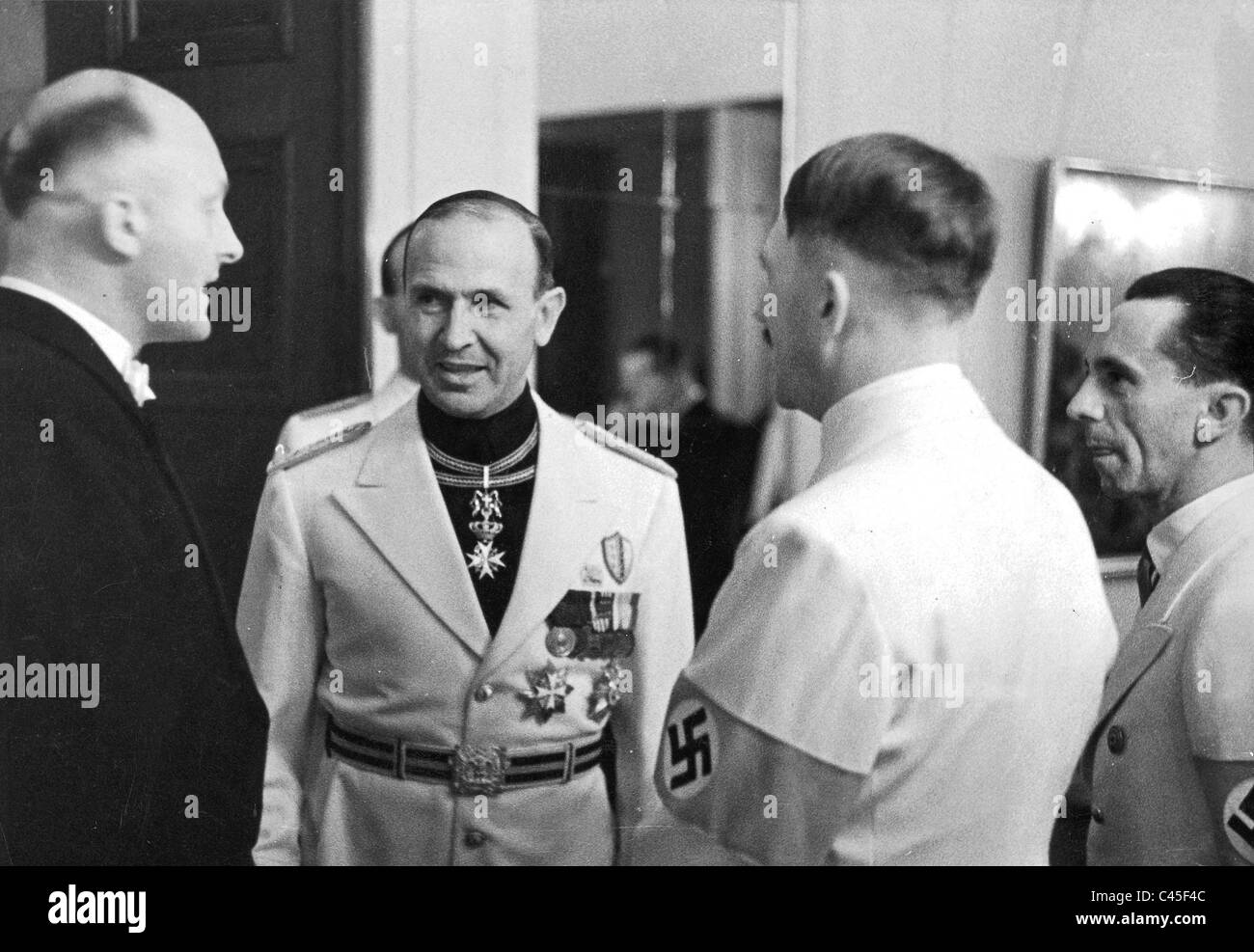 Dino Alfieri, Adolf Hitler Joseph Goebbels an der Rezeption am Tag der deutschen Kunst Stockfoto