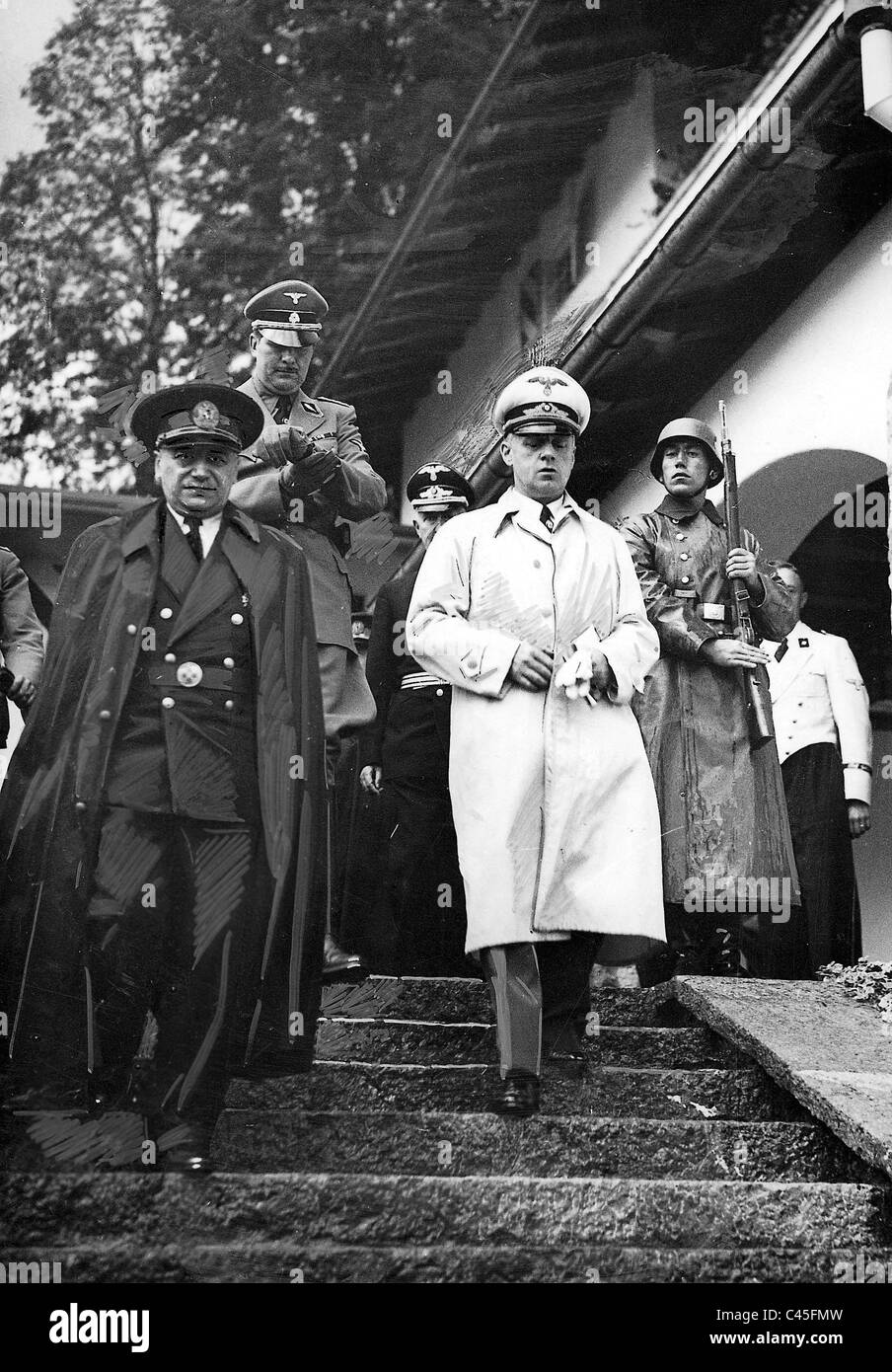 Gigurtu und Ribbentrop am Obersalzberg Stockfoto