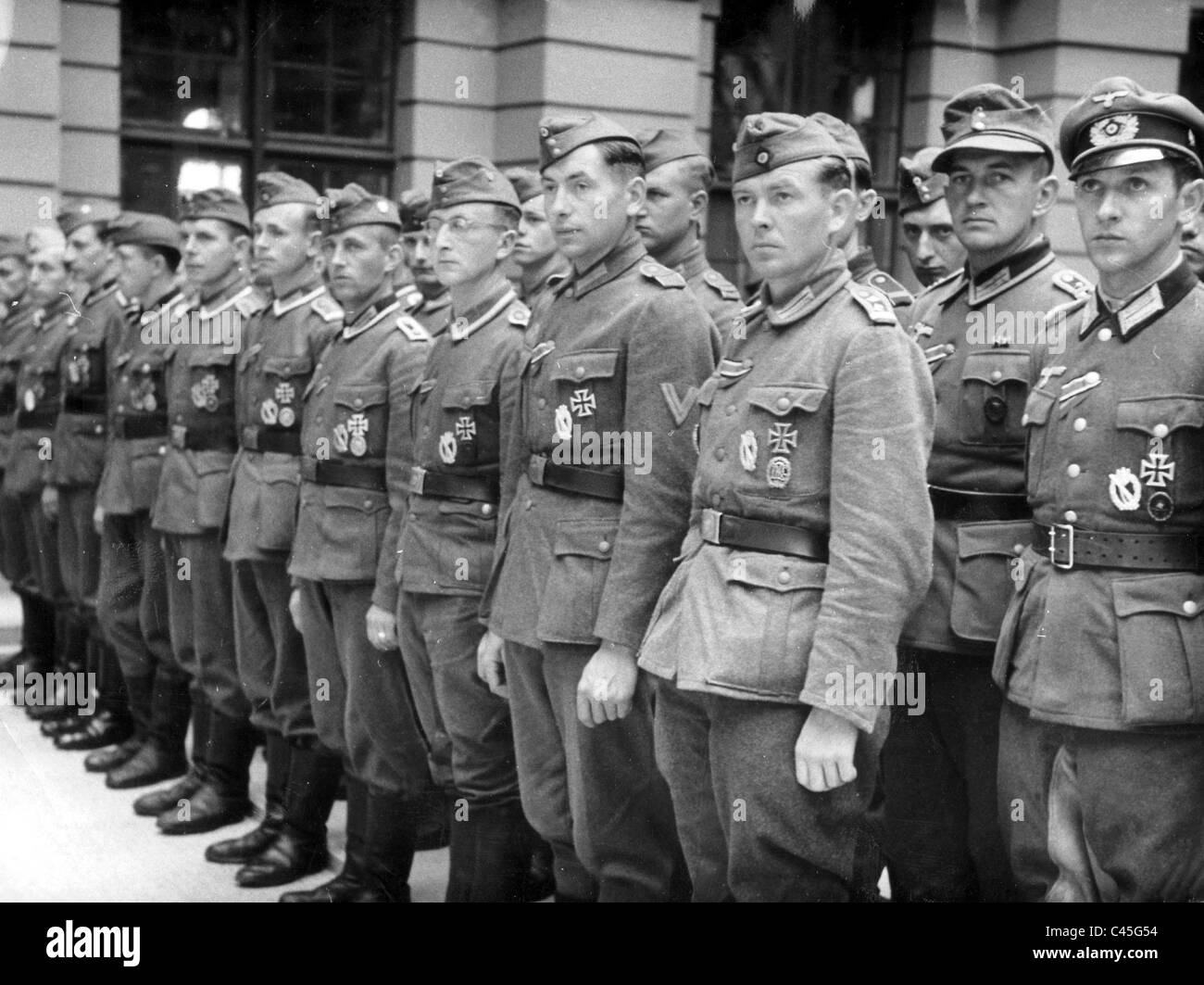 Soldaten der Wehrmacht beim Staatsakt für General von Brockdorff-Ahlefeldt Stockfoto